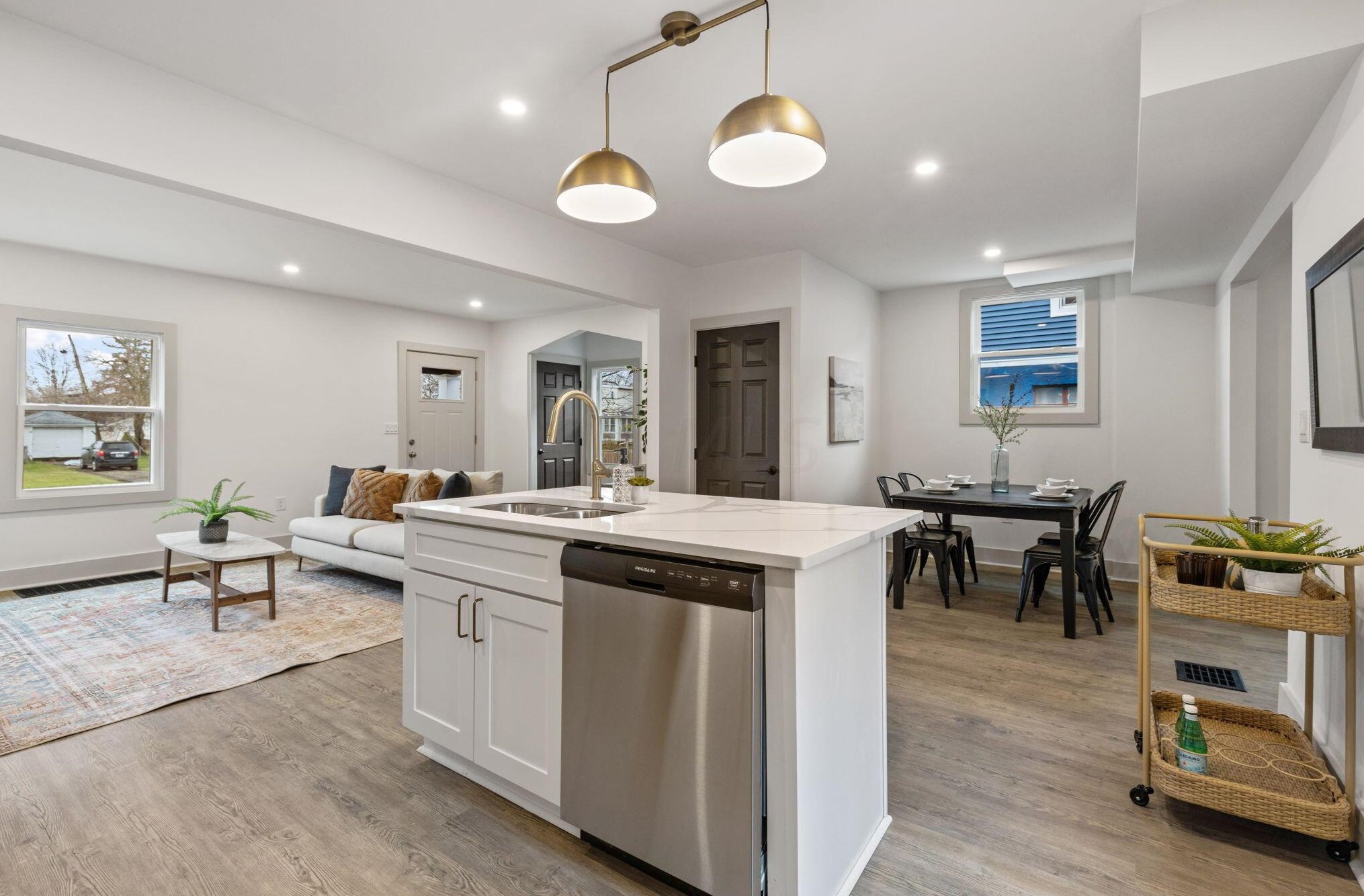 484 Belvidere Ave, Columbus OH  43223-1638 exterior