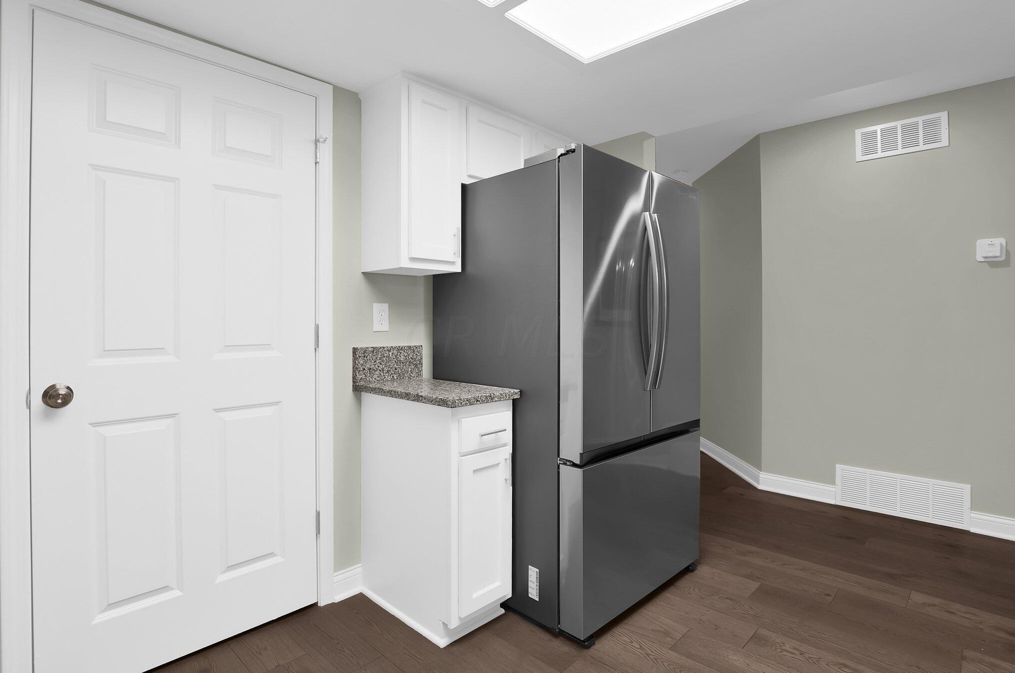 4470 White Leaf Way, Columbus OH  43228-6447 exterior