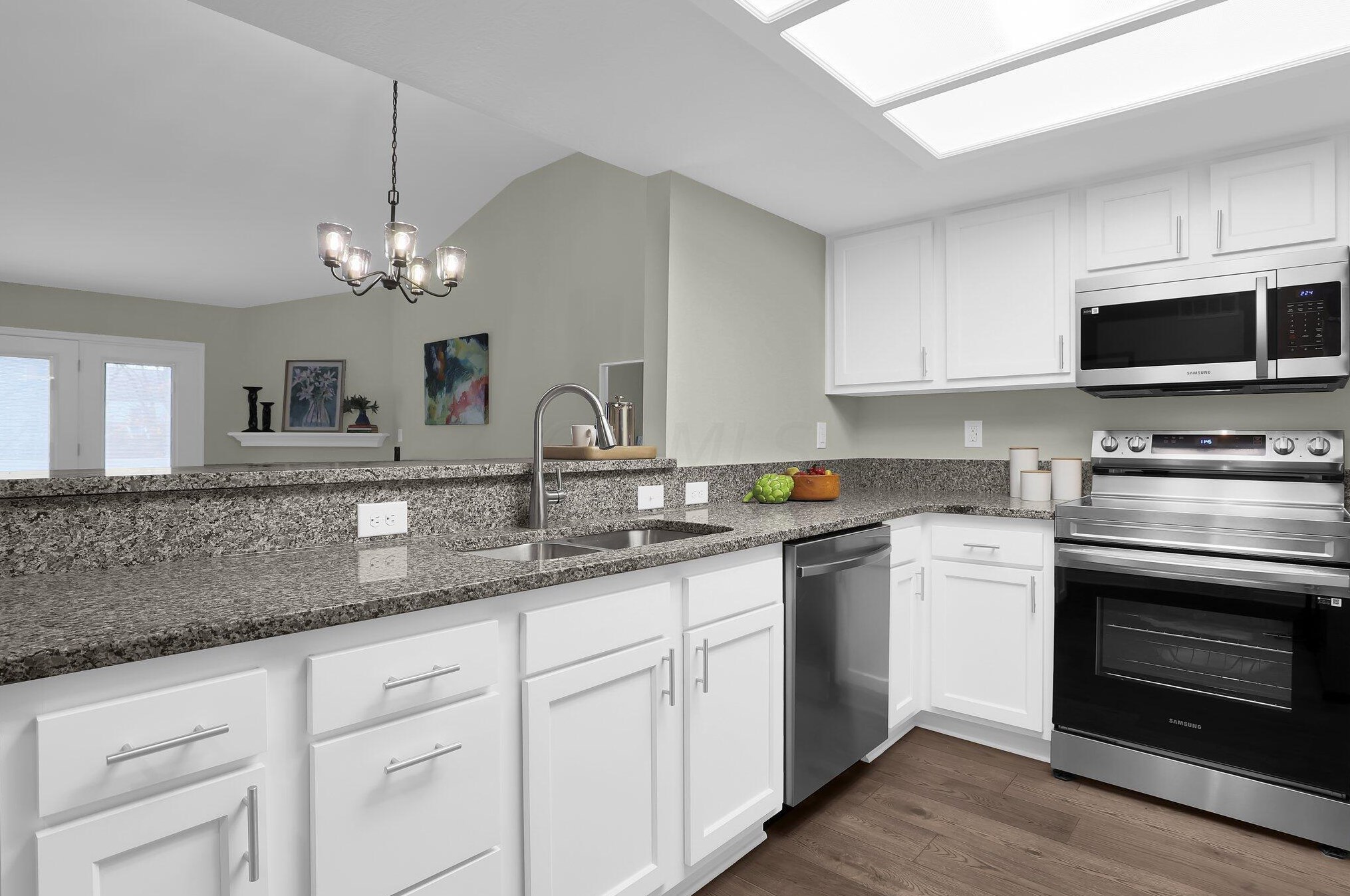 4470 White Leaf Way, Columbus OH  43228-6447 exterior