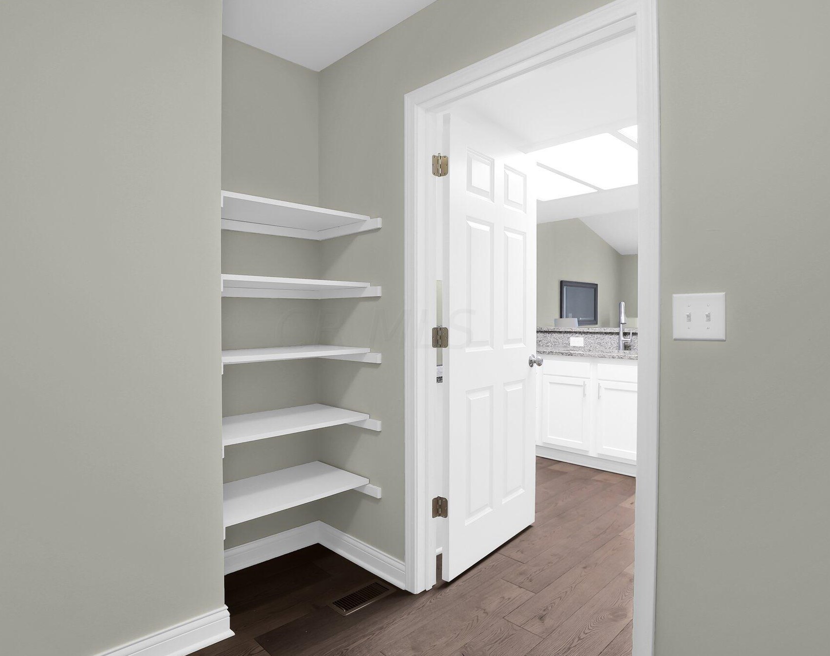 4470 White Leaf Way, Columbus OH  43228-6447 exterior