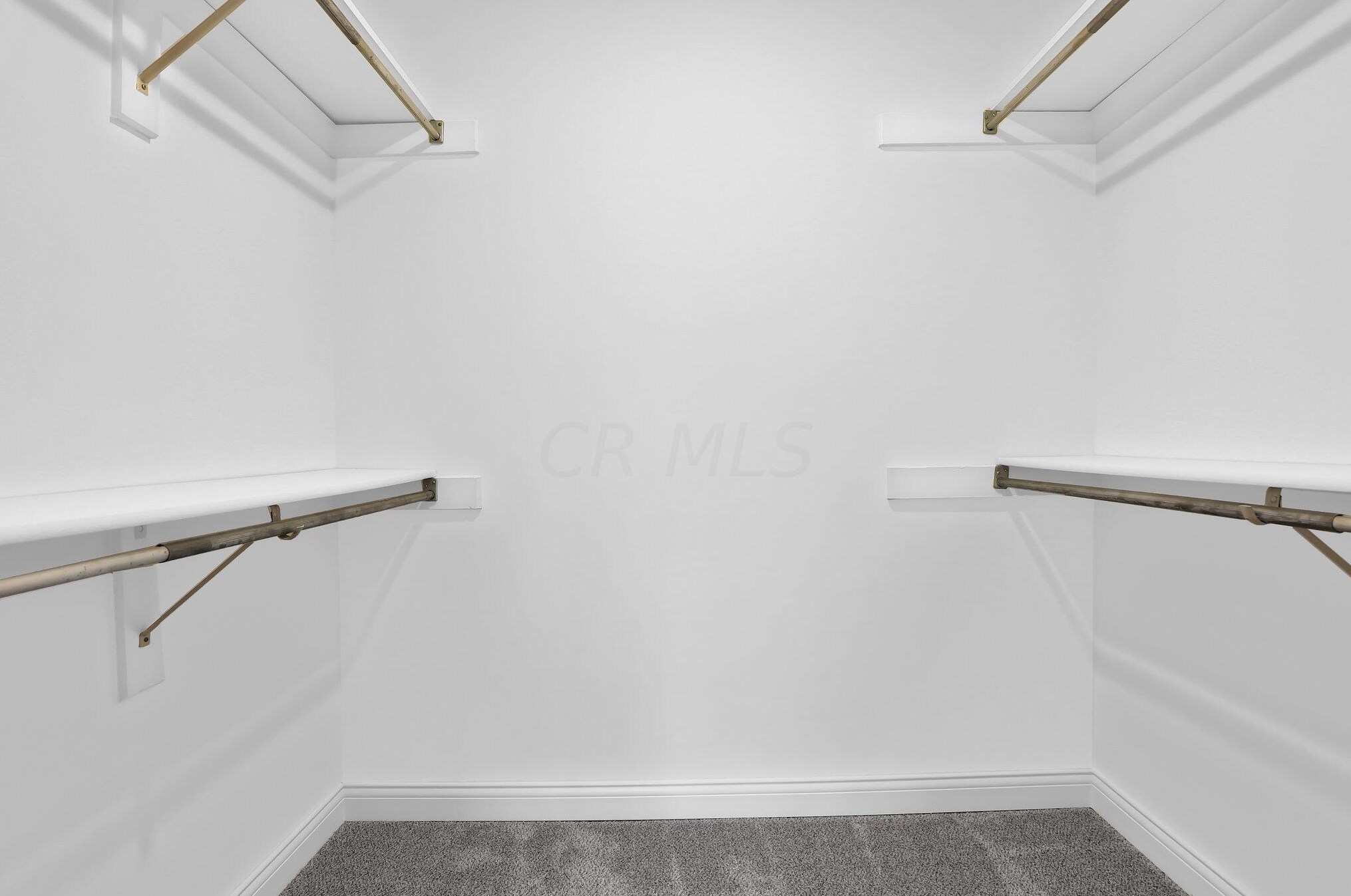 4470 White Leaf Way, Columbus OH  43228-6447 exterior