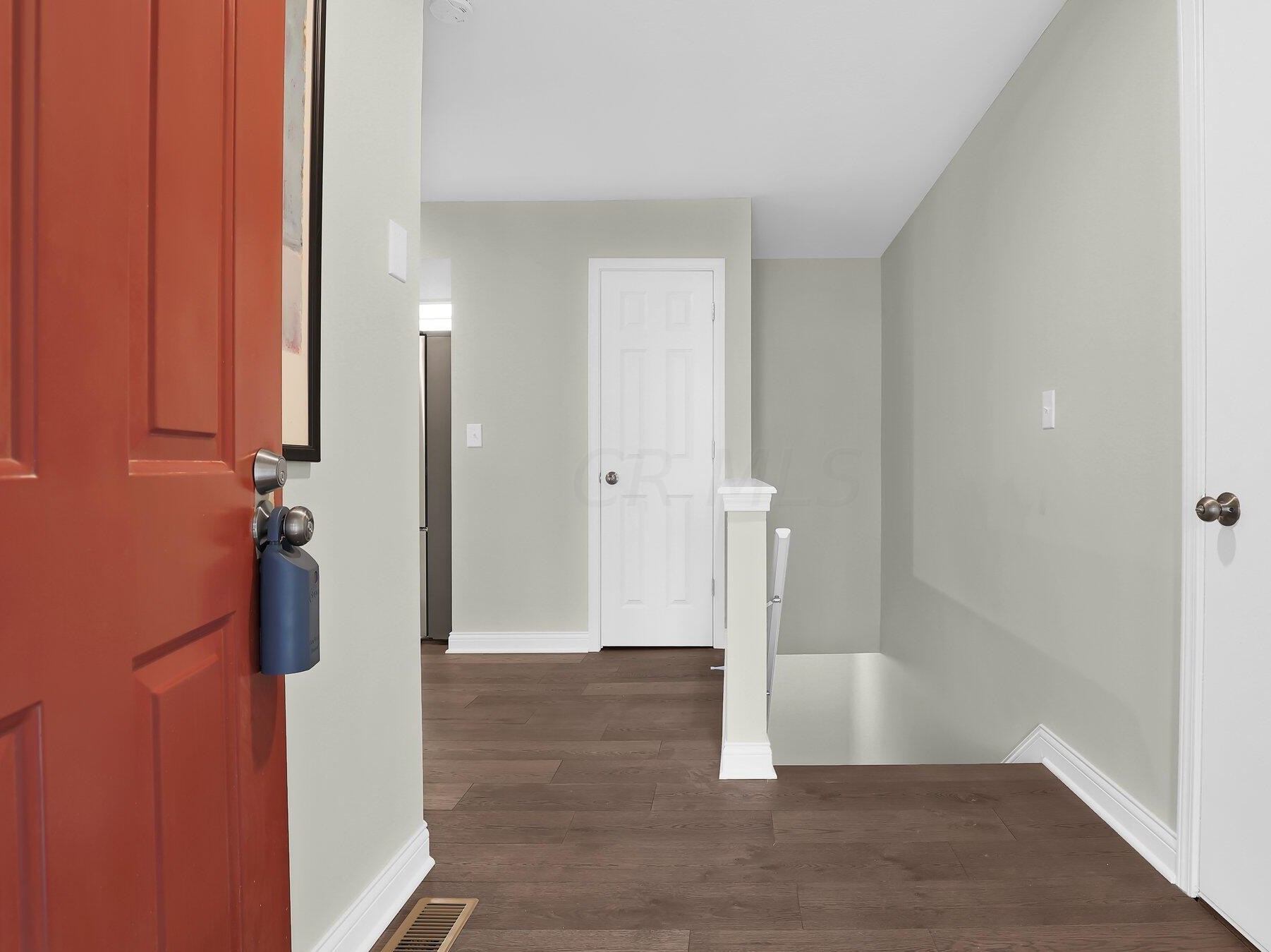 4470 White Leaf Way, Columbus OH  43228-6447 exterior