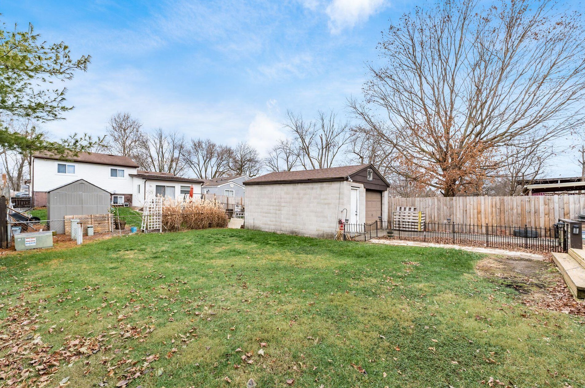 2818 Palisades Ave, Columbus OH  43207-3547 exterior