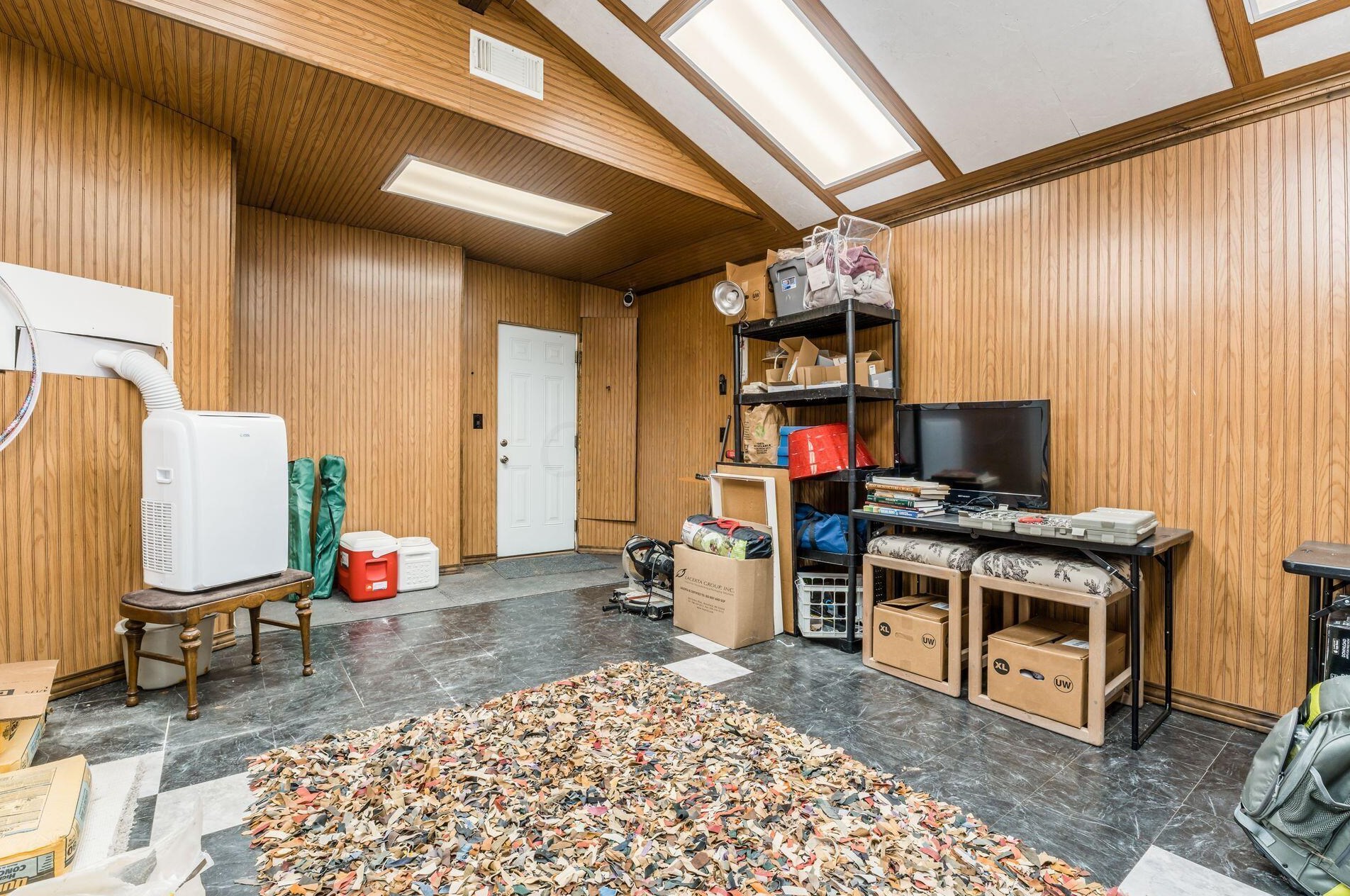 2818 Palisades Ave, Columbus OH  43207-3547 exterior