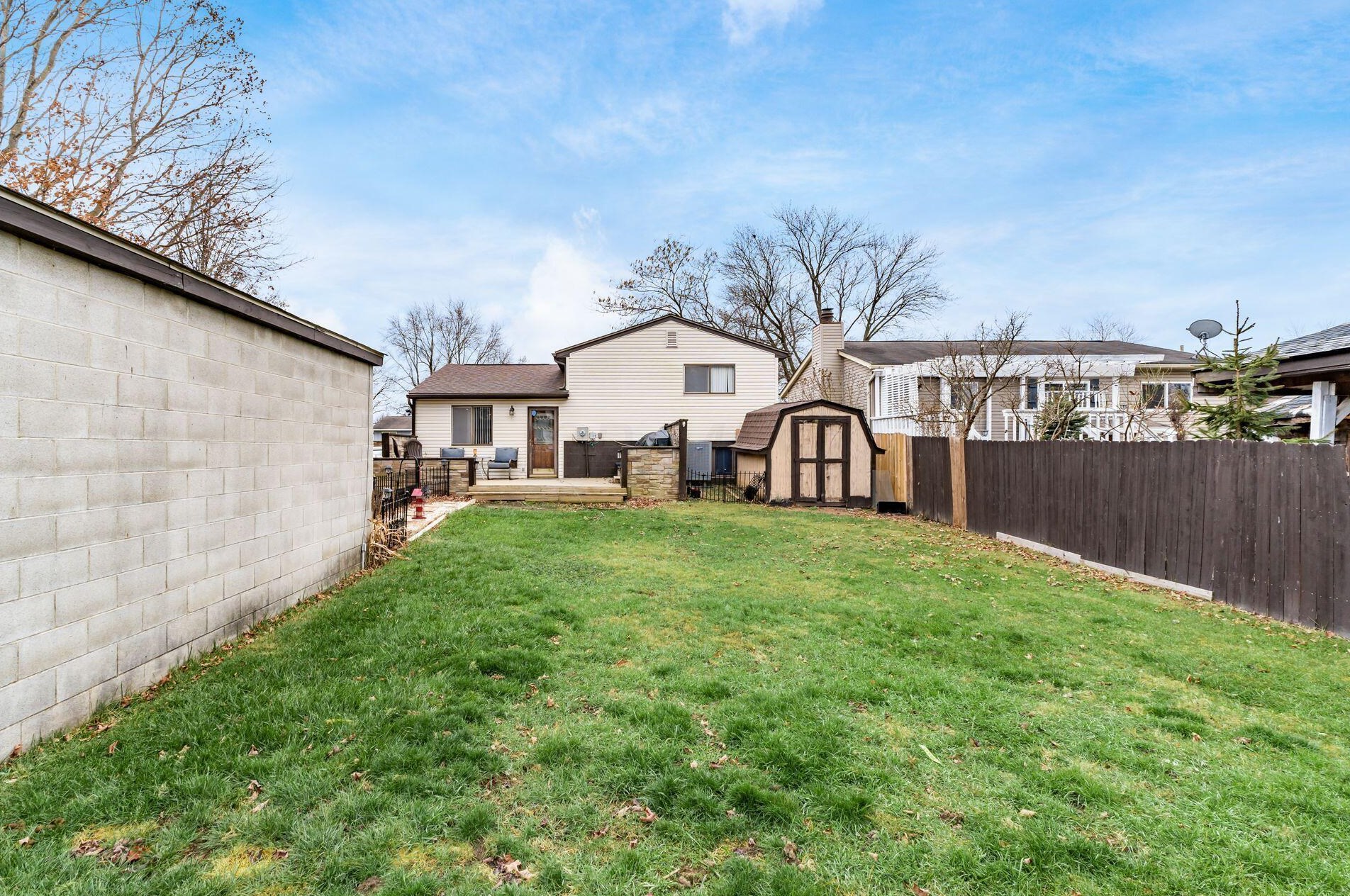 2818 Palisades Ave, Columbus OH  43207-3547 exterior