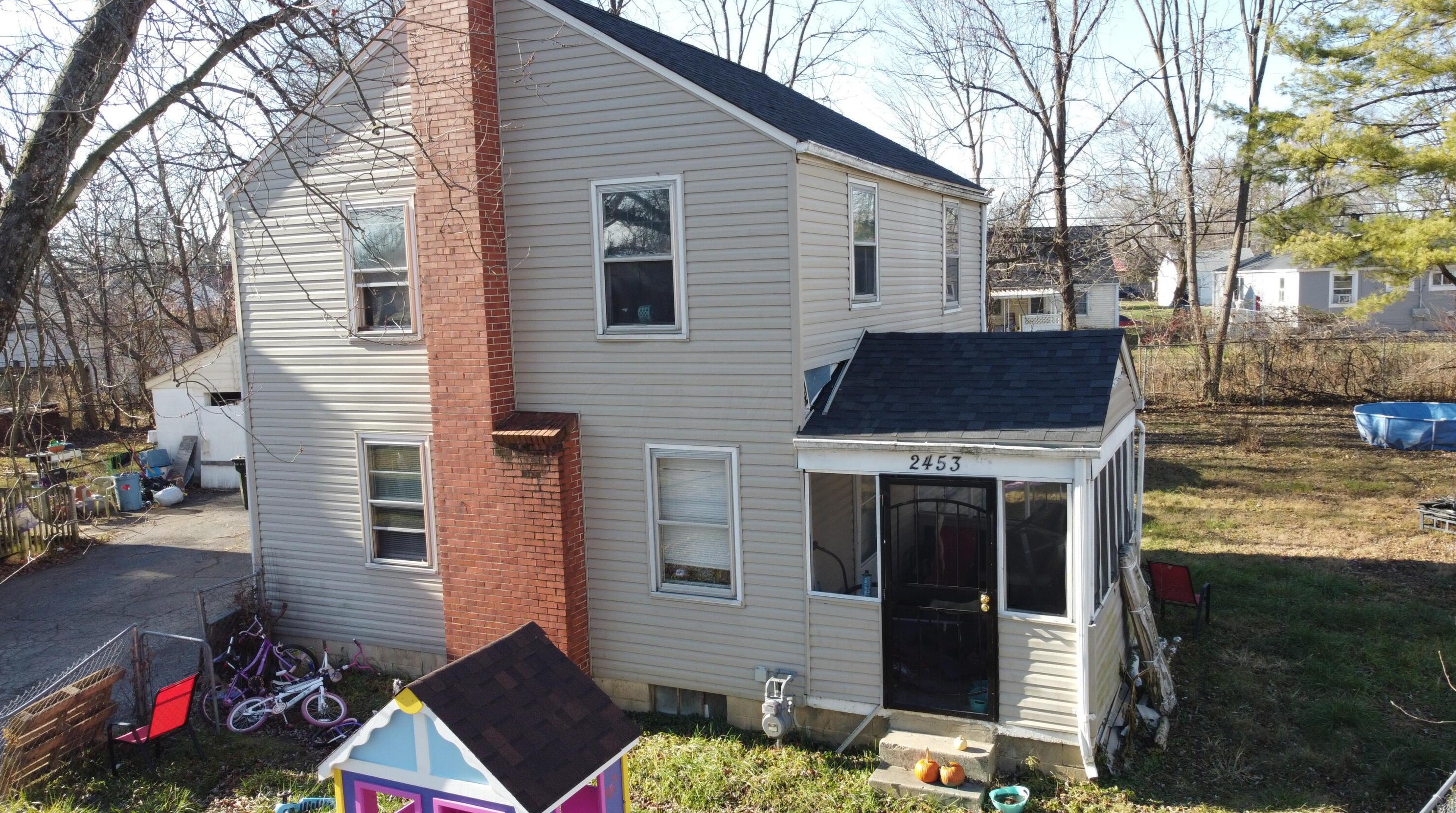 2453 Delbert Rd, Columbus OH  43211-1882 exterior