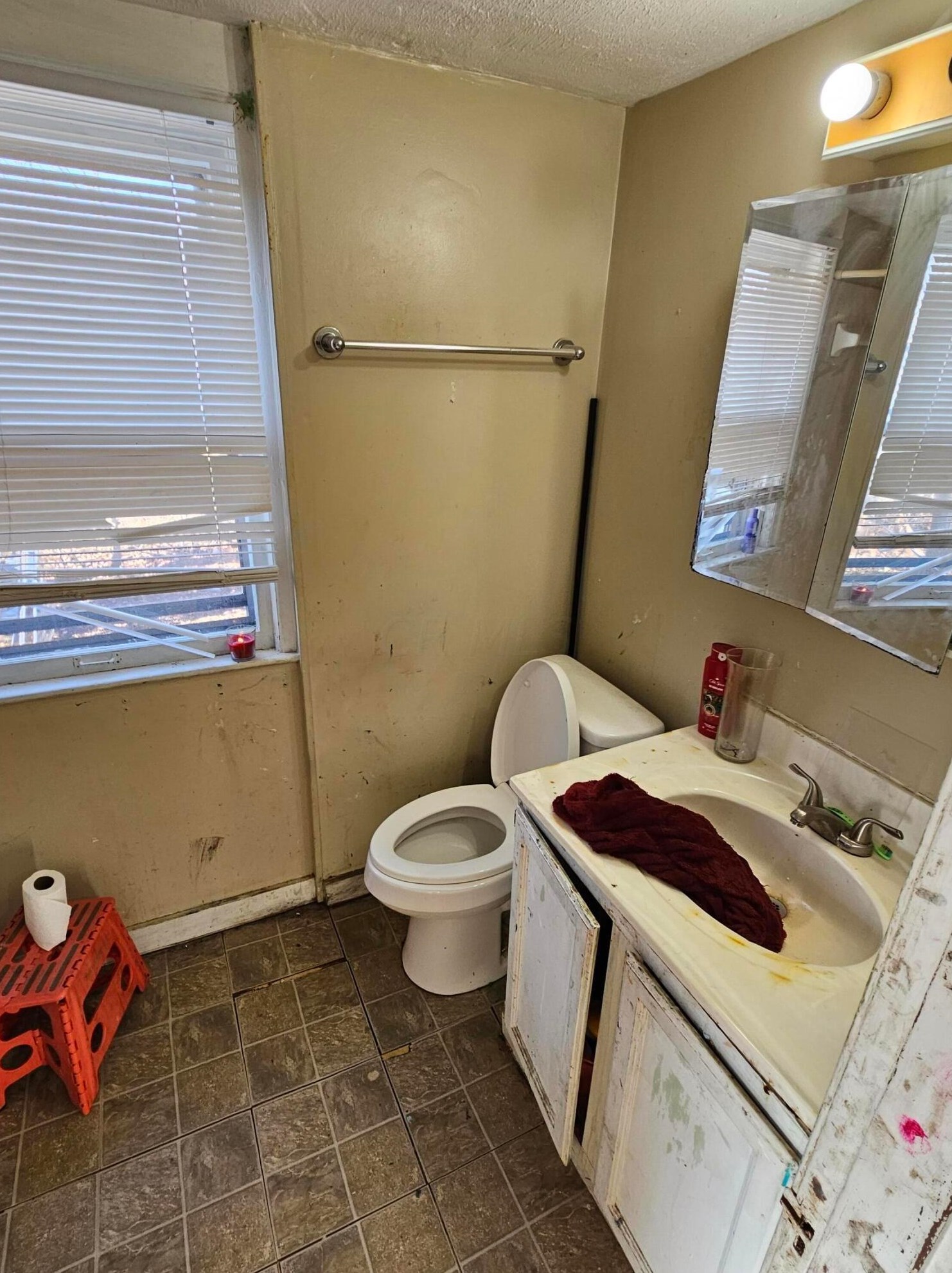 2453 Delbert Rd, Columbus OH  43211-1882 exterior