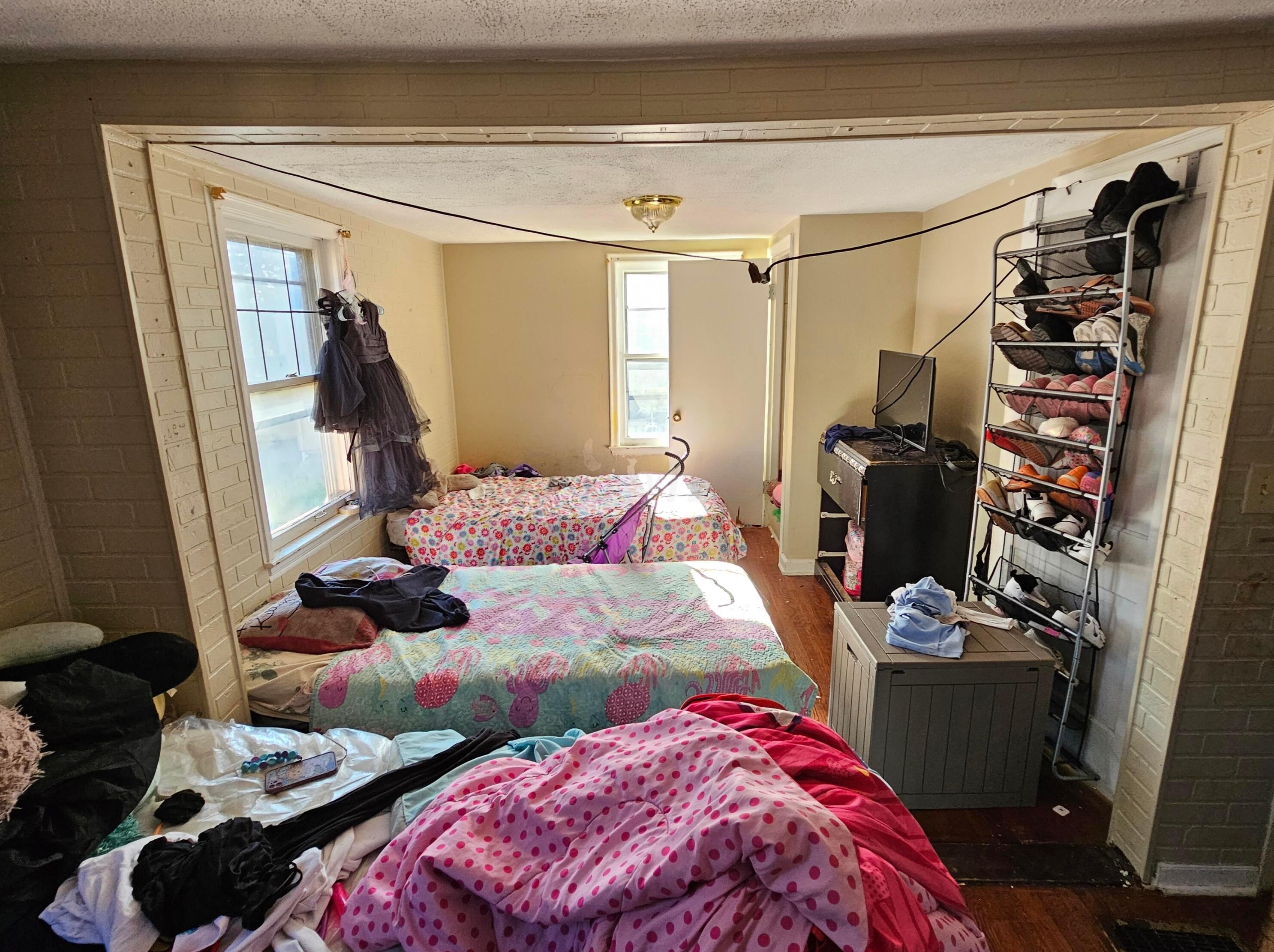 2453 Delbert Rd, Columbus OH  43211-1882 exterior