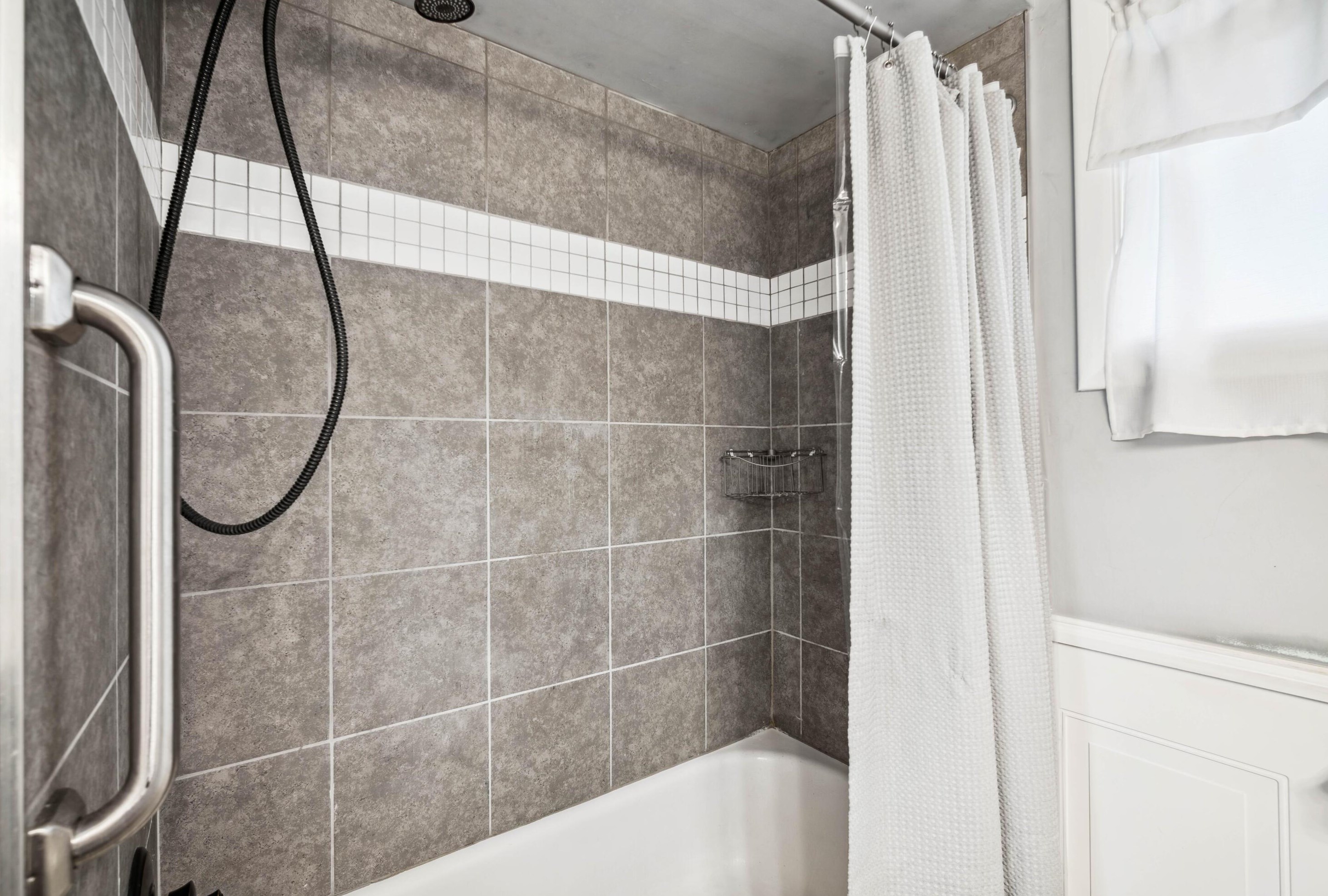 2319 Bellevue Ave, Columbus OH 43207-2504 exterior