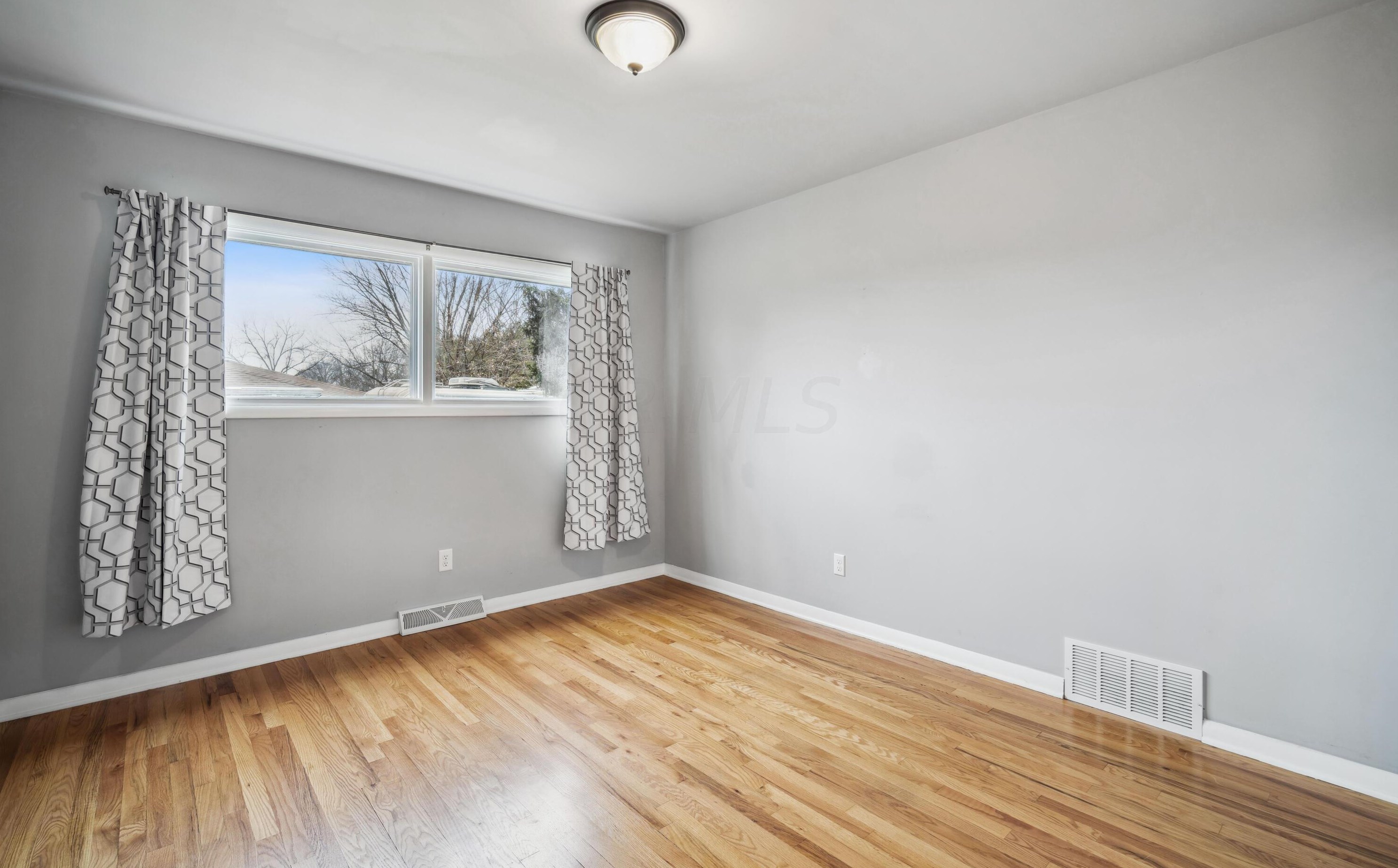 2319 Bellevue Ave, Columbus OH 43207-2504 exterior