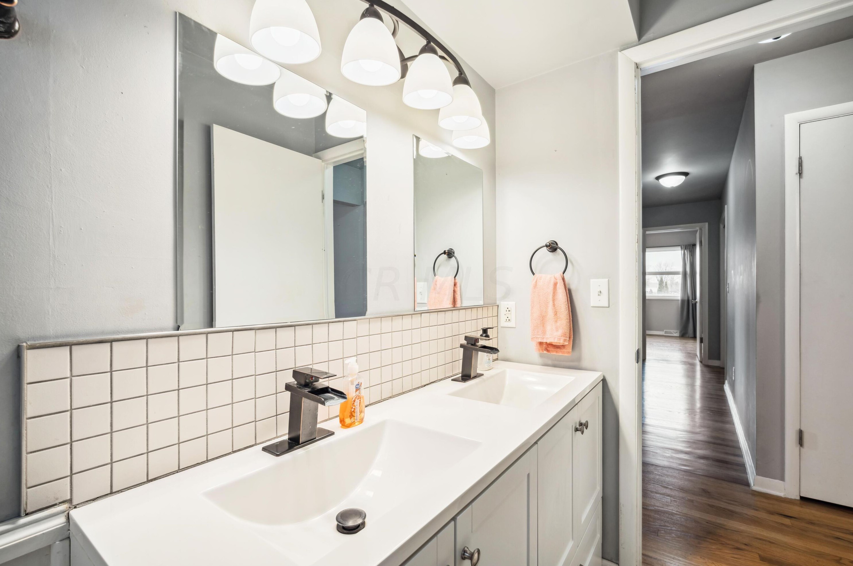 2319 Bellevue Ave, Columbus OH 43207-2504 exterior