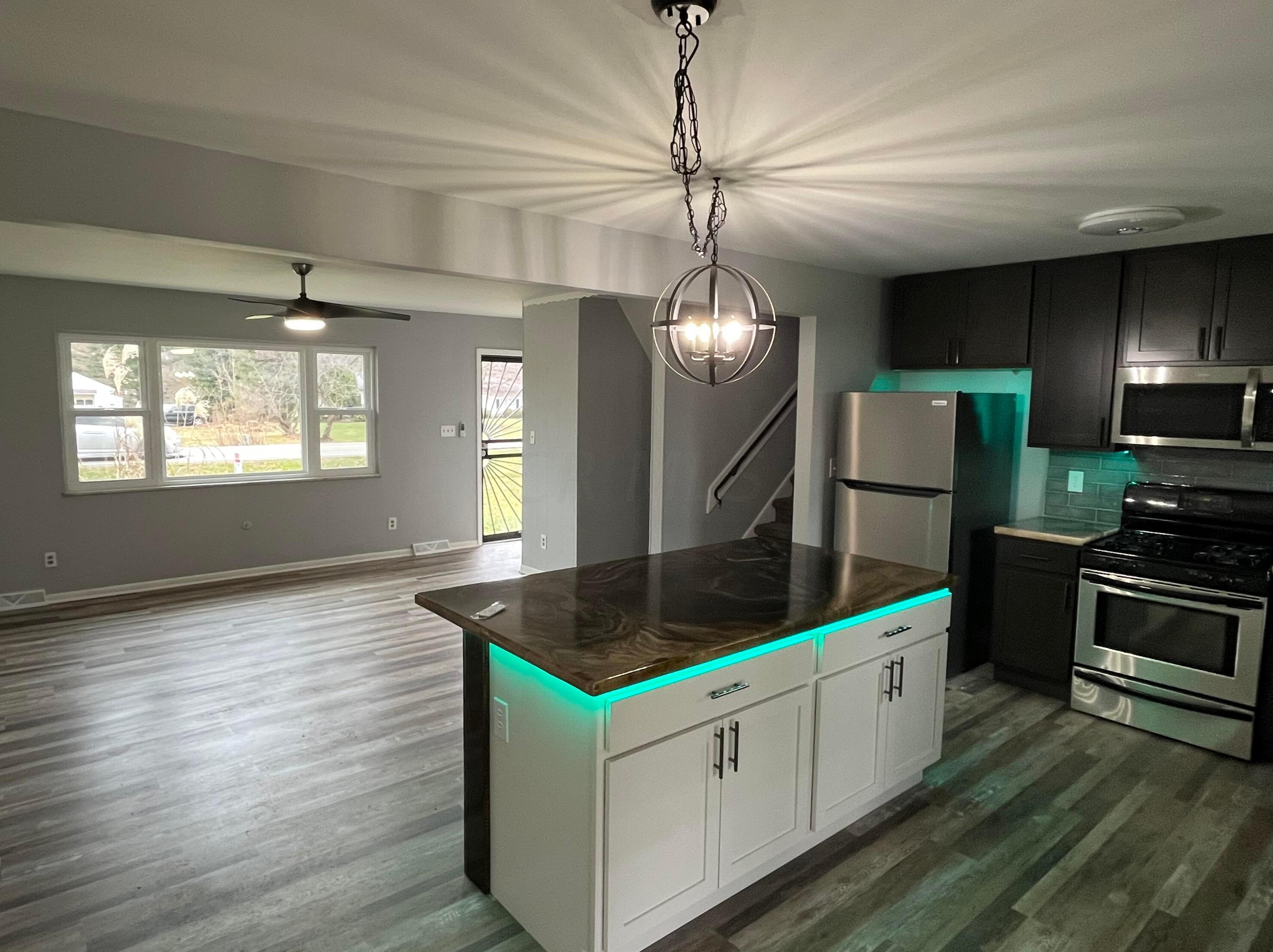 3810 Noe Bixby Rd, Columbus OH  43232-6163 exterior