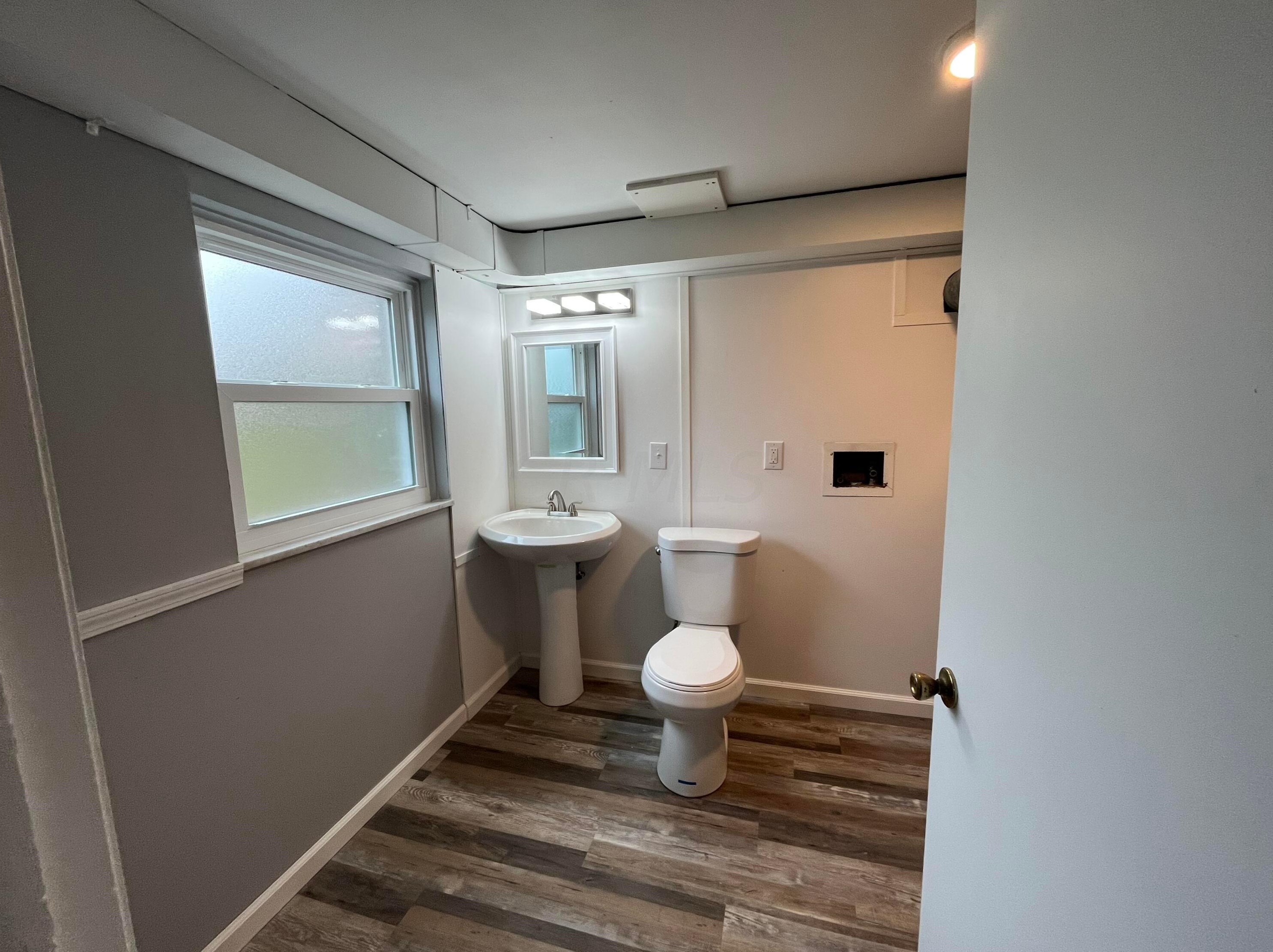 3810 Noe Bixby Rd, Columbus OH  43232-6163 exterior