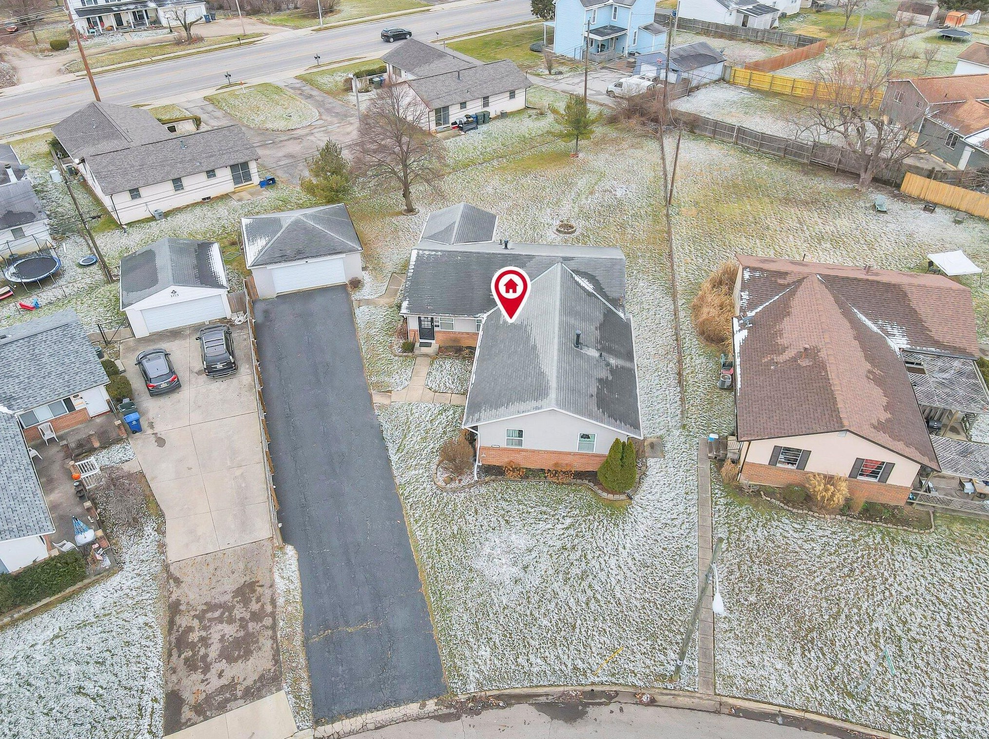 3719 Mccarley Dr, Columbus OH 43228-3134 exterior