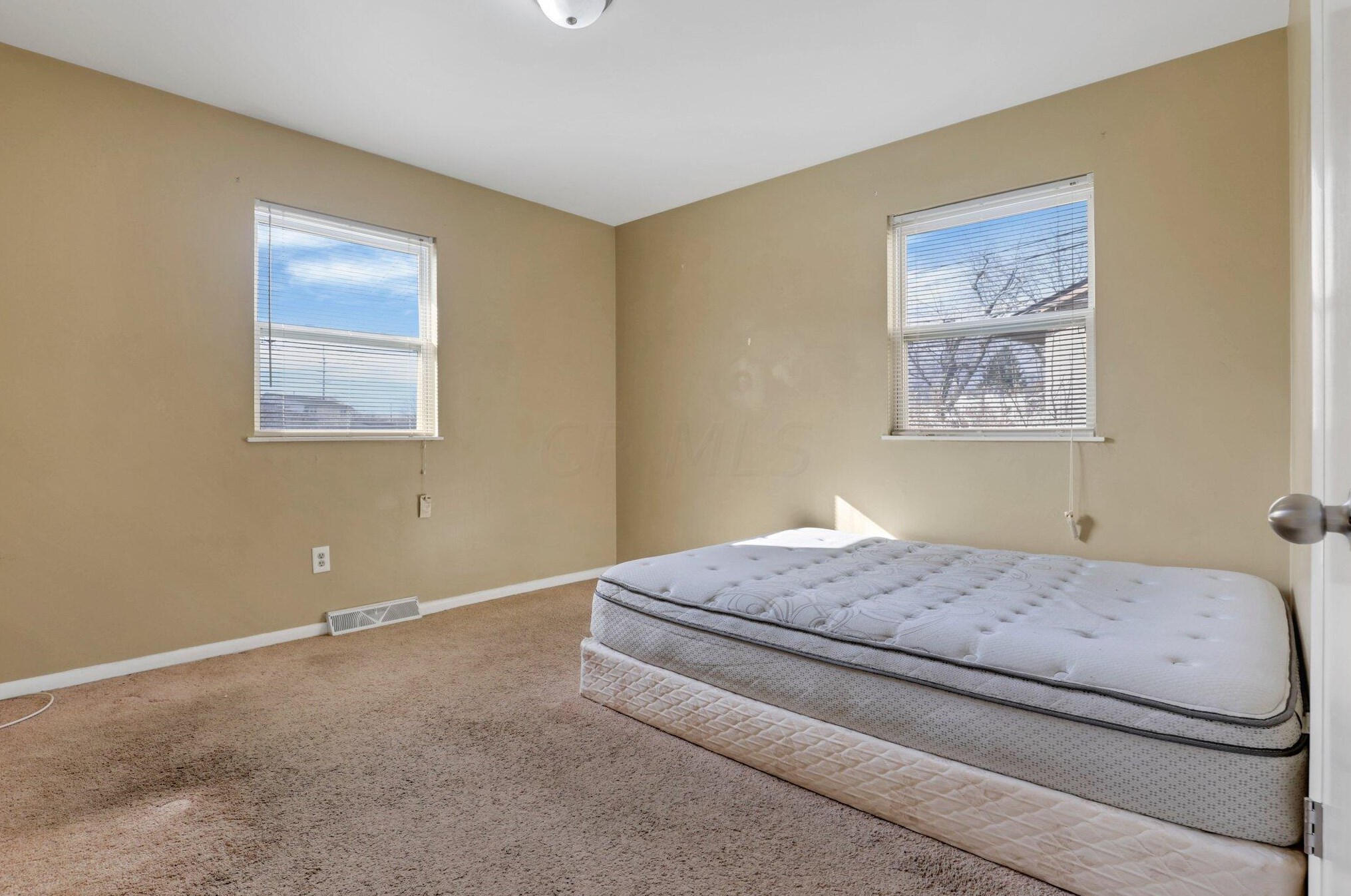 3719 Mccarley Dr, Columbus OH 43228-3134 exterior