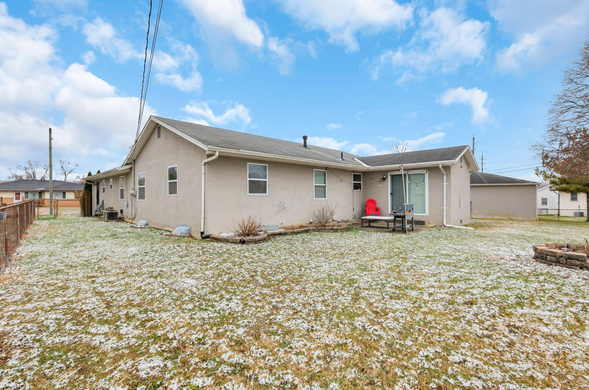 3719 Mccarley Dr, Columbus OH 43228-3134 exterior