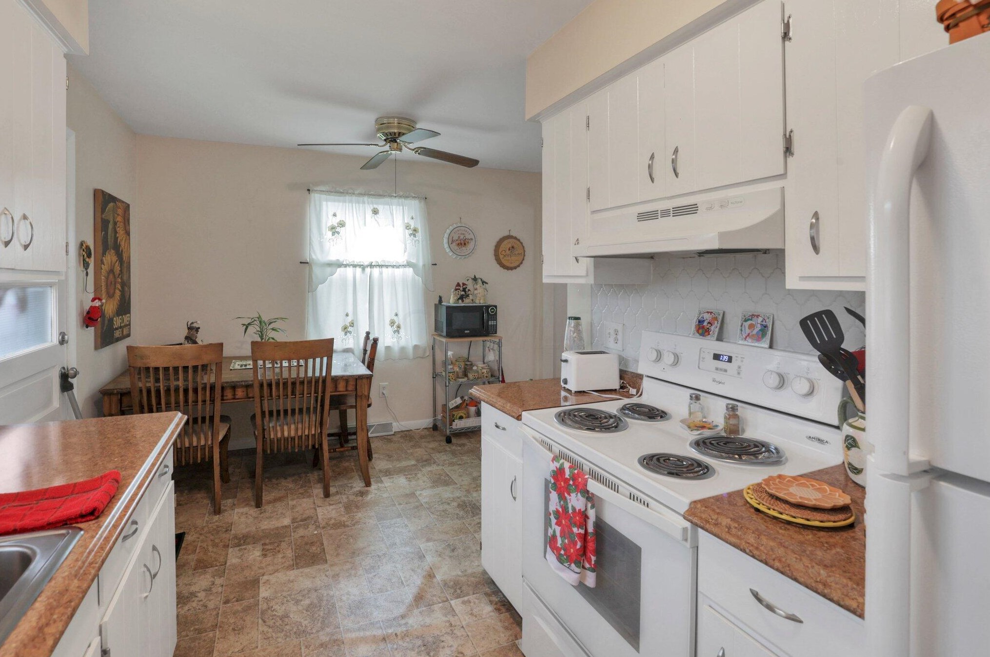 3719 Mccarley Dr, Columbus OH 43228-3134 exterior