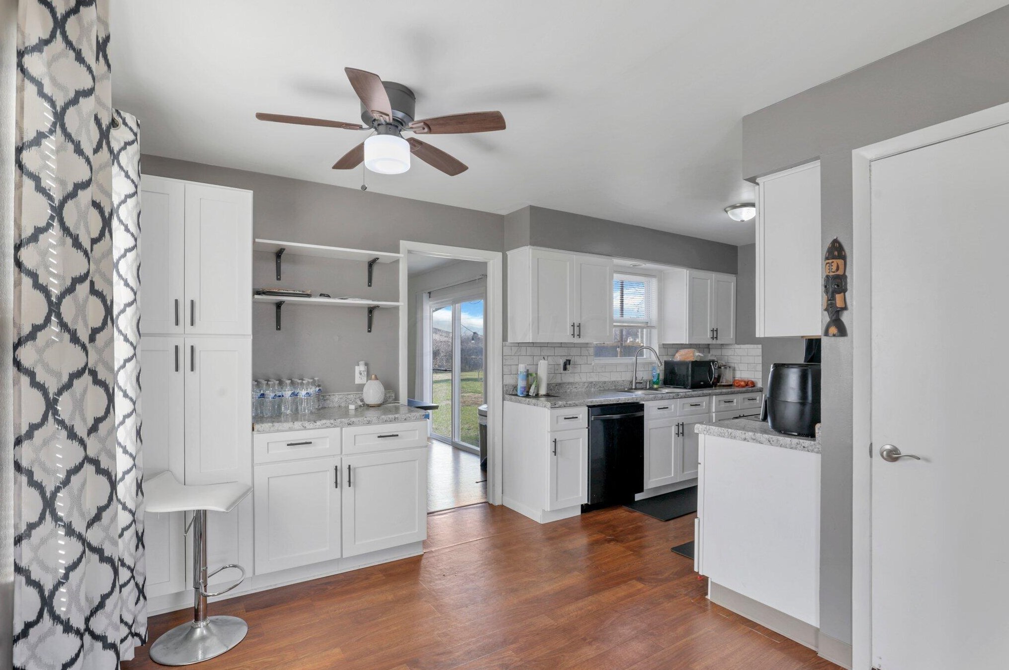 3719 Mccarley Dr, Columbus OH 43228-3134 exterior