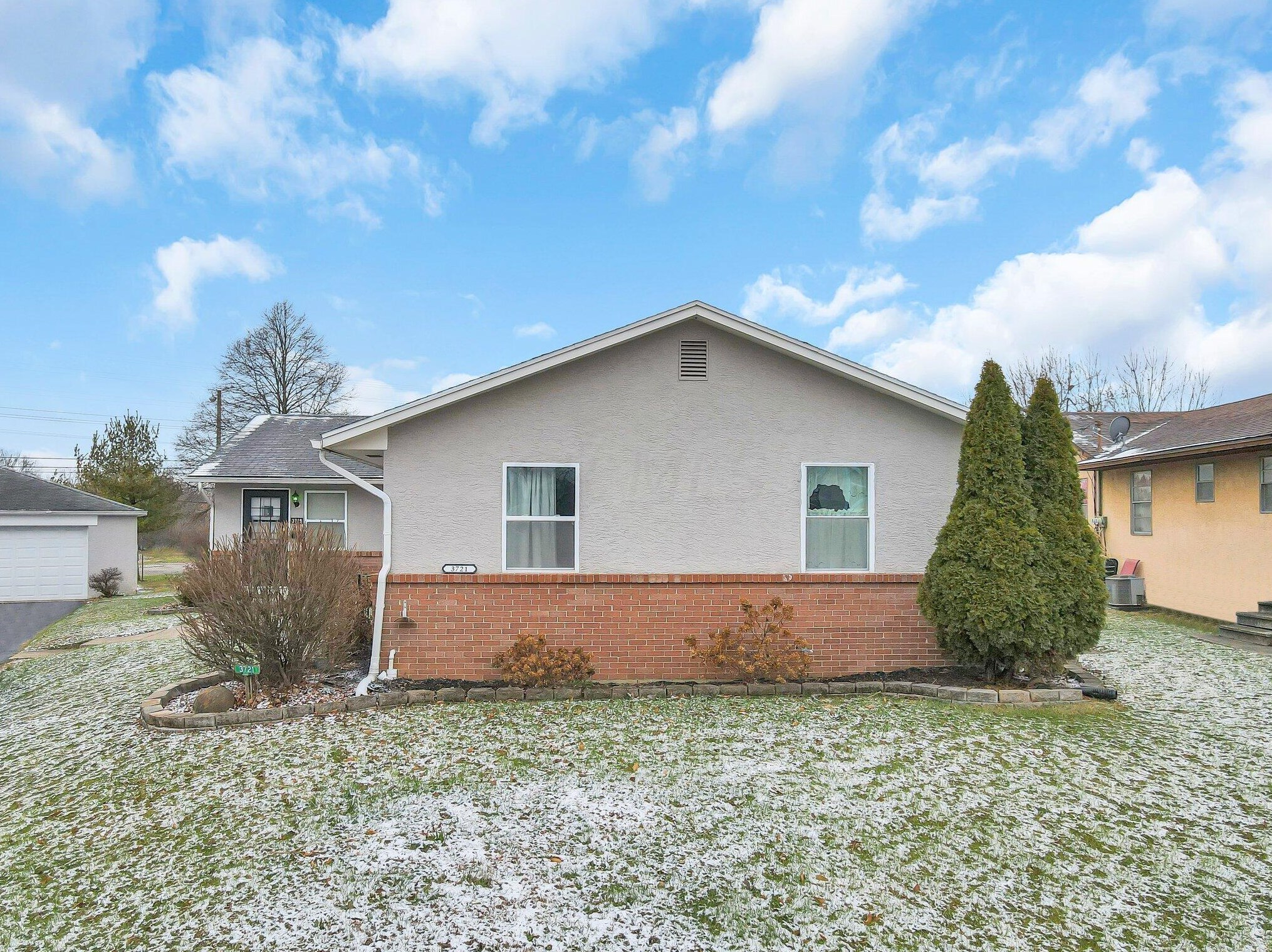 3719 Mccarley Dr, Columbus OH 43228-3134 exterior