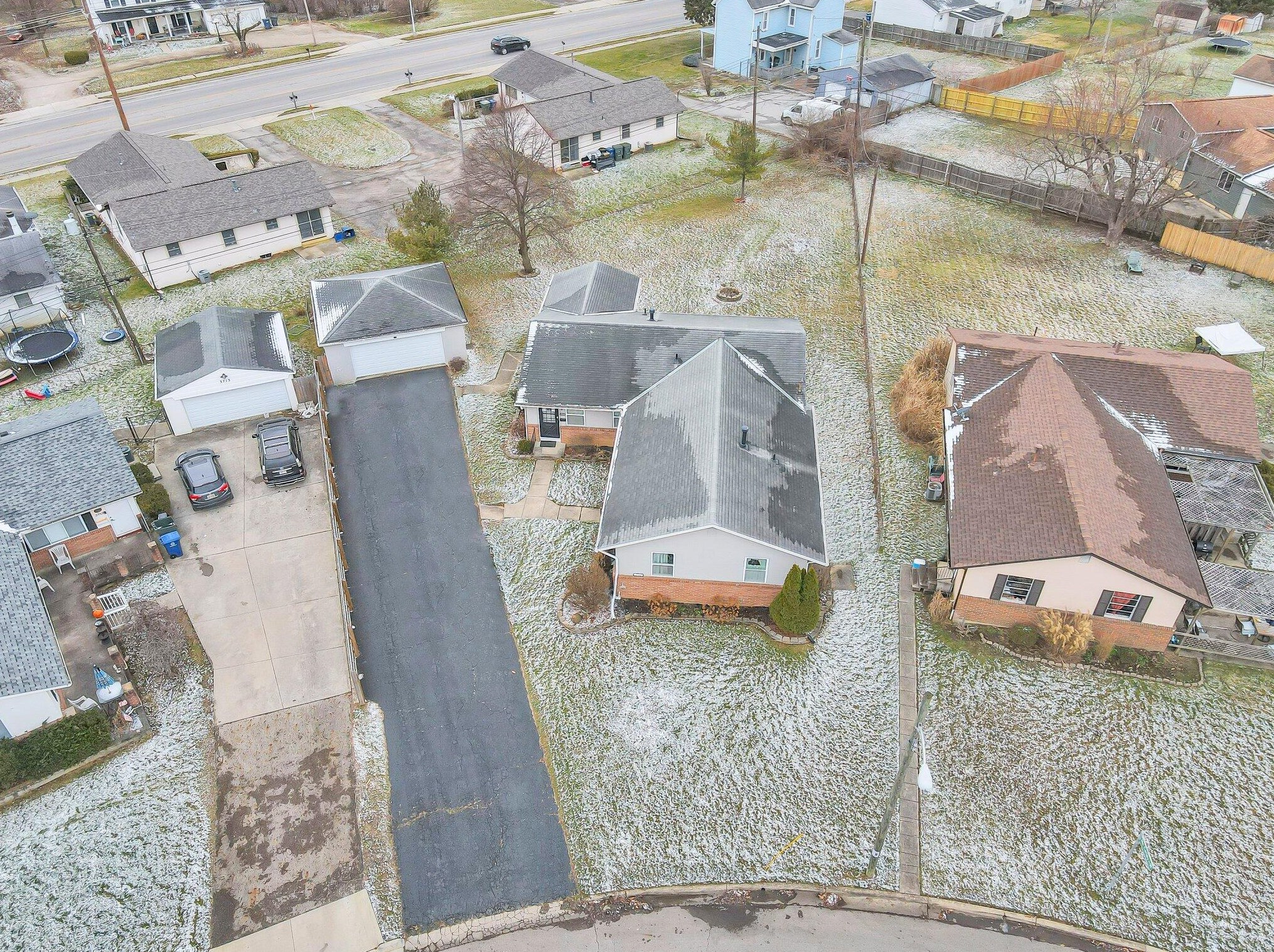 3719 Mccarley Dr, Columbus OH 43228-3134 exterior