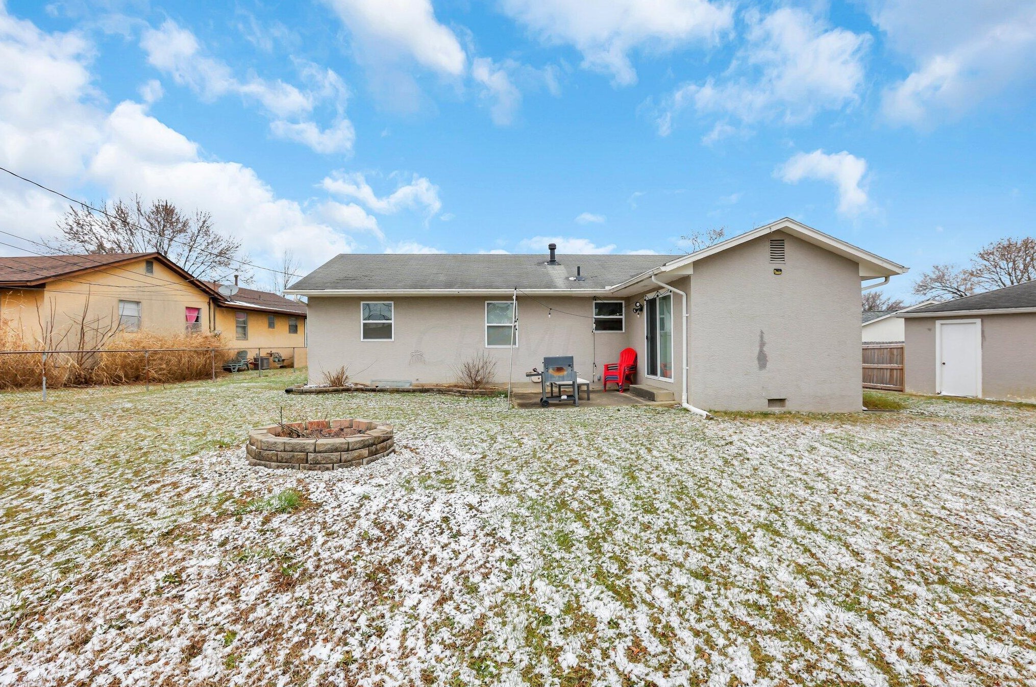 3719 Mccarley Dr, Columbus OH 43228-3134 exterior