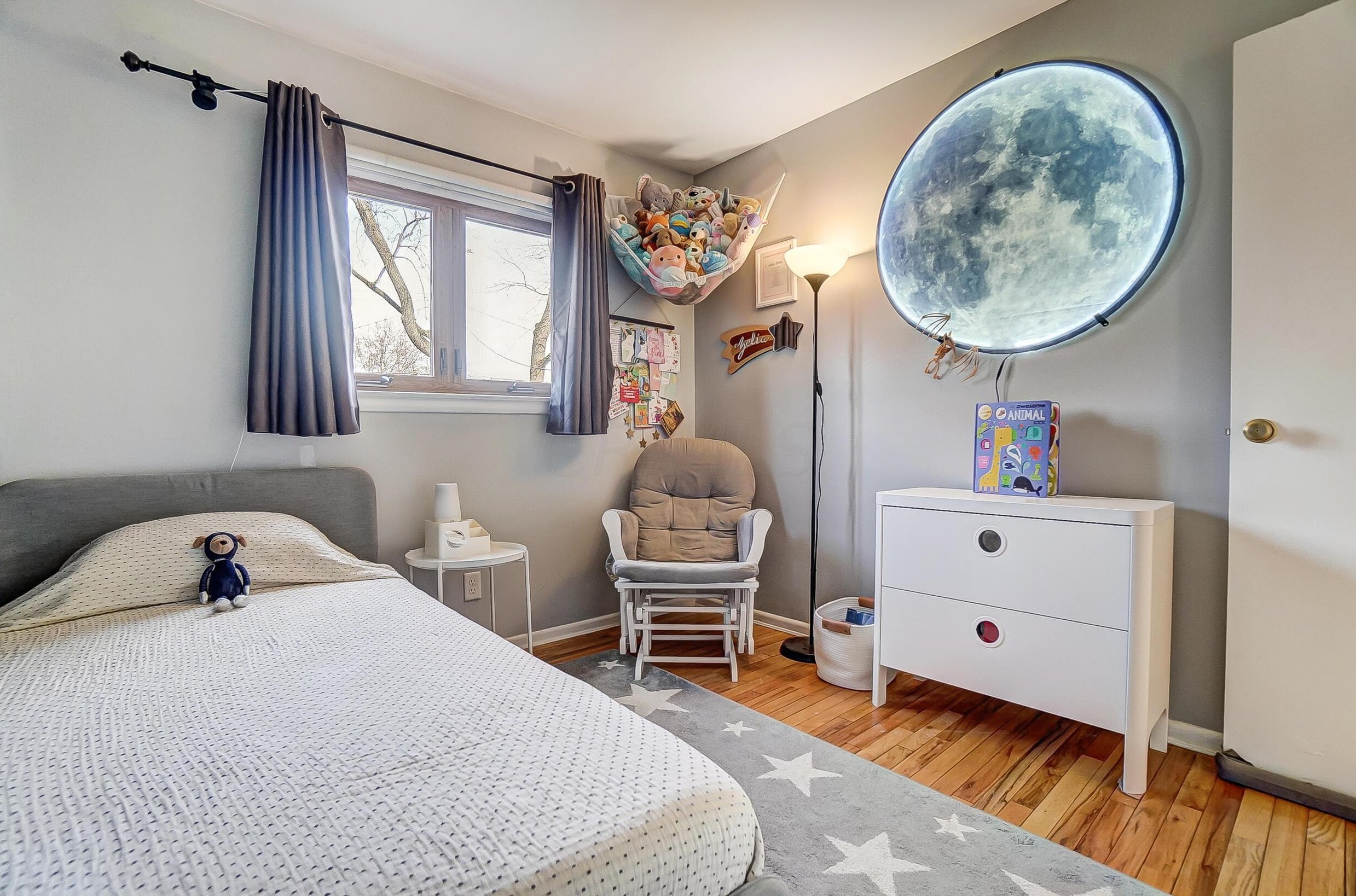 722 Harley Dr, Columbus OH 43202-1807 exterior