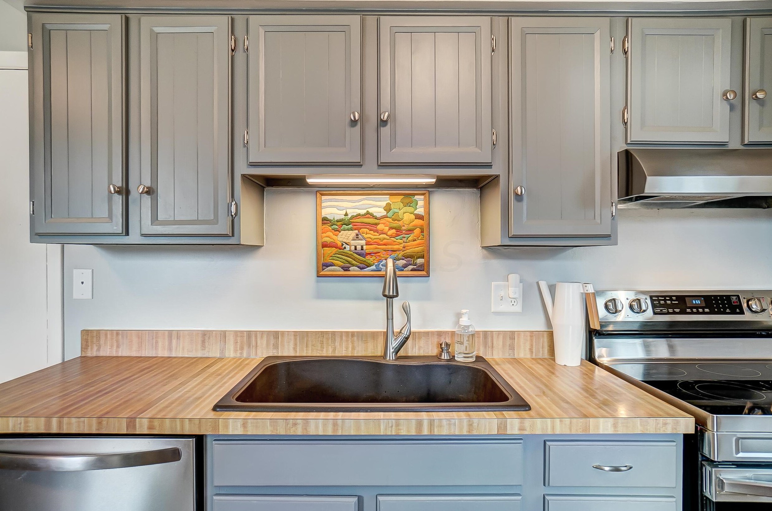 722 Harley Dr, Columbus OH 43202-1807 exterior