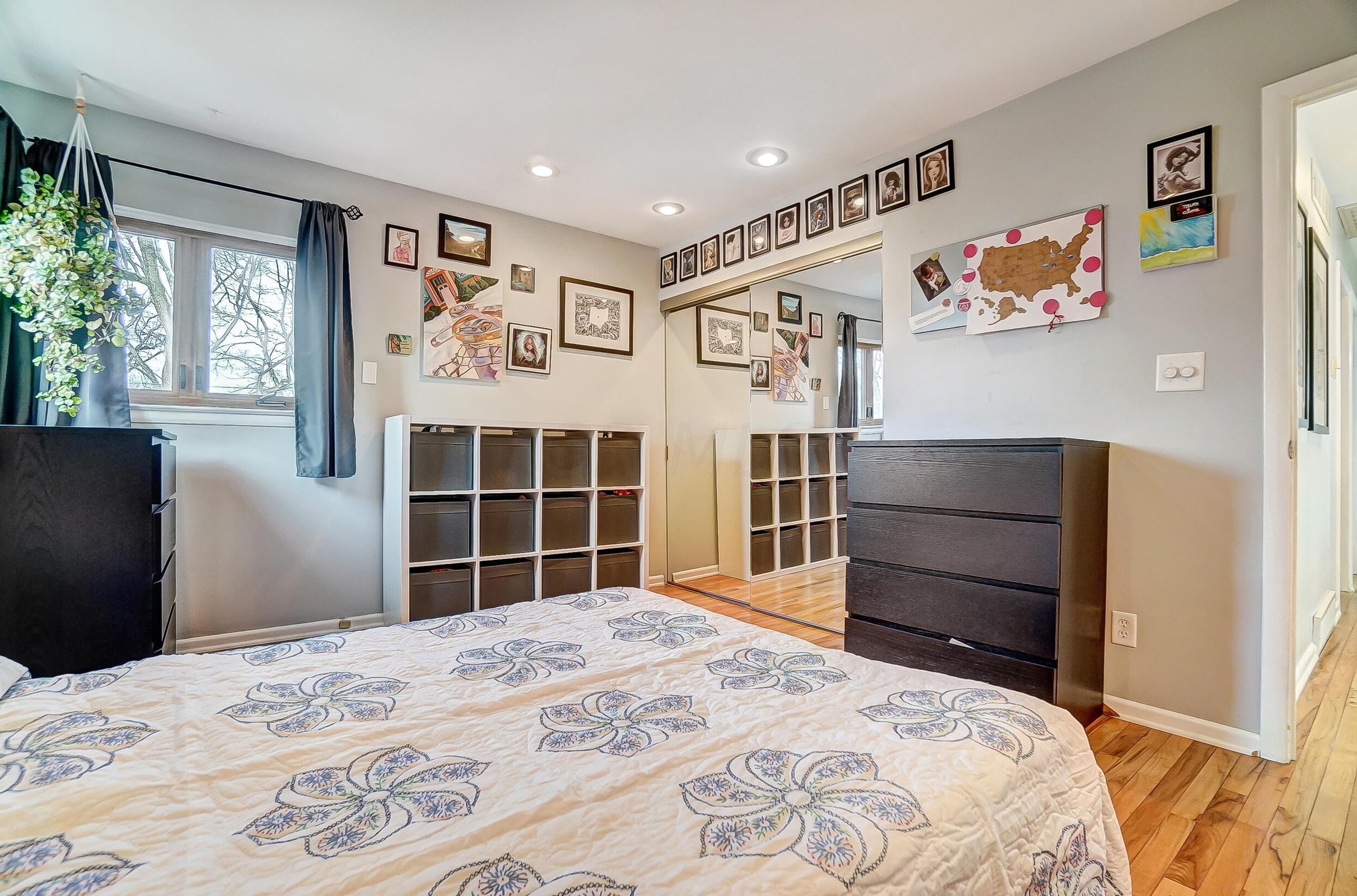 722 Harley Dr, Columbus OH 43202-1807 exterior