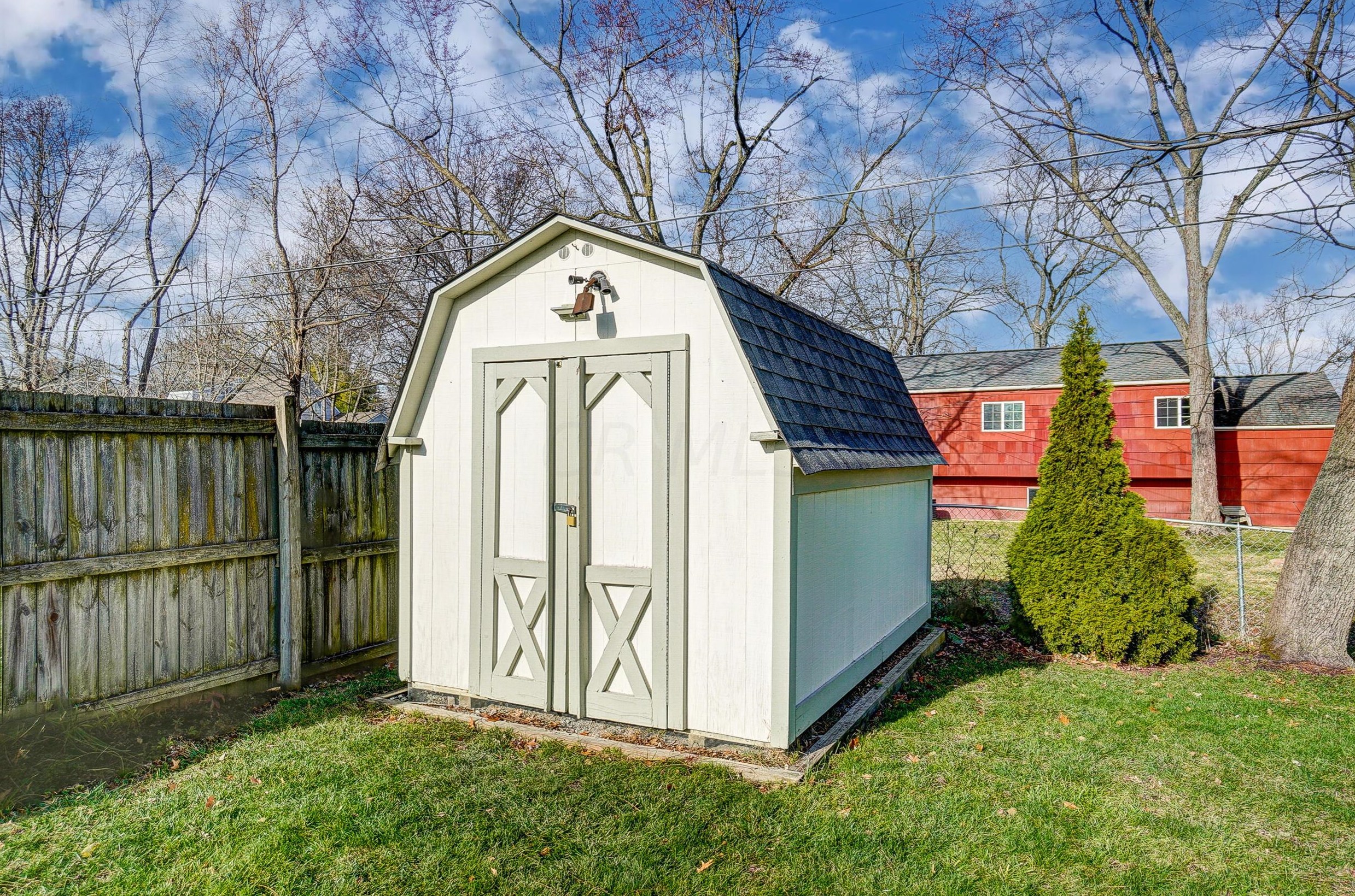 722 Harley Dr, Columbus OH 43202-1807 exterior