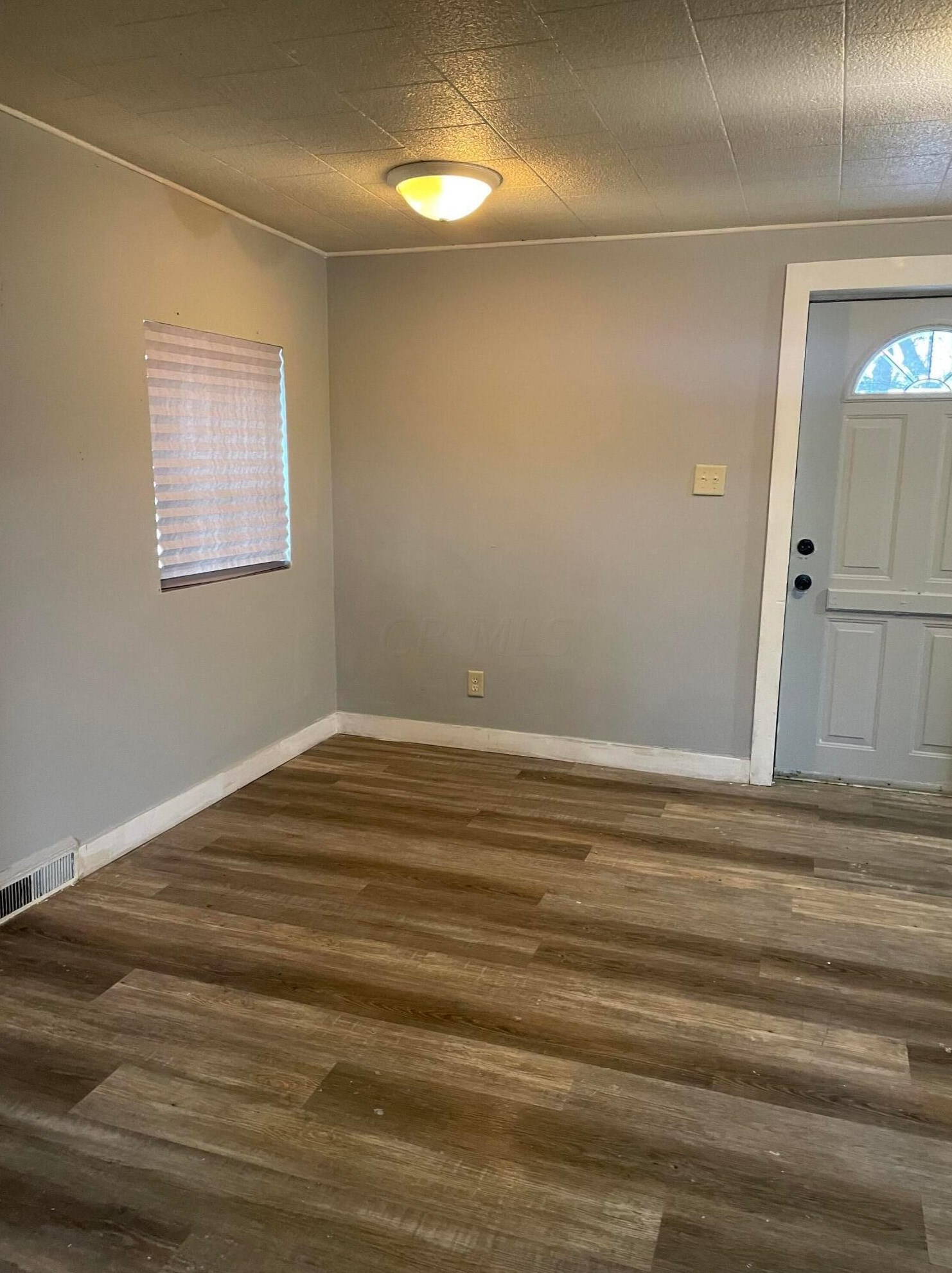 2074 Cooke Rd, Columbus OH  43224-2412 exterior