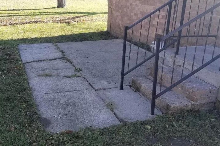 2074 Cooke Rd, Columbus OH  43224-2412 exterior