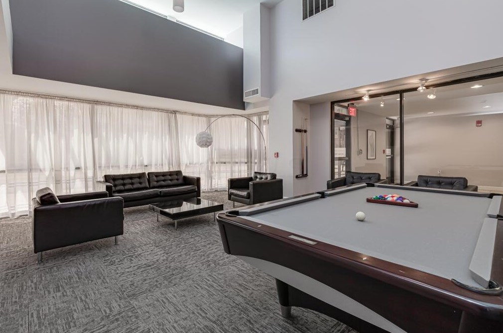 106 High St, Columbus OH 43230-3033 exterior