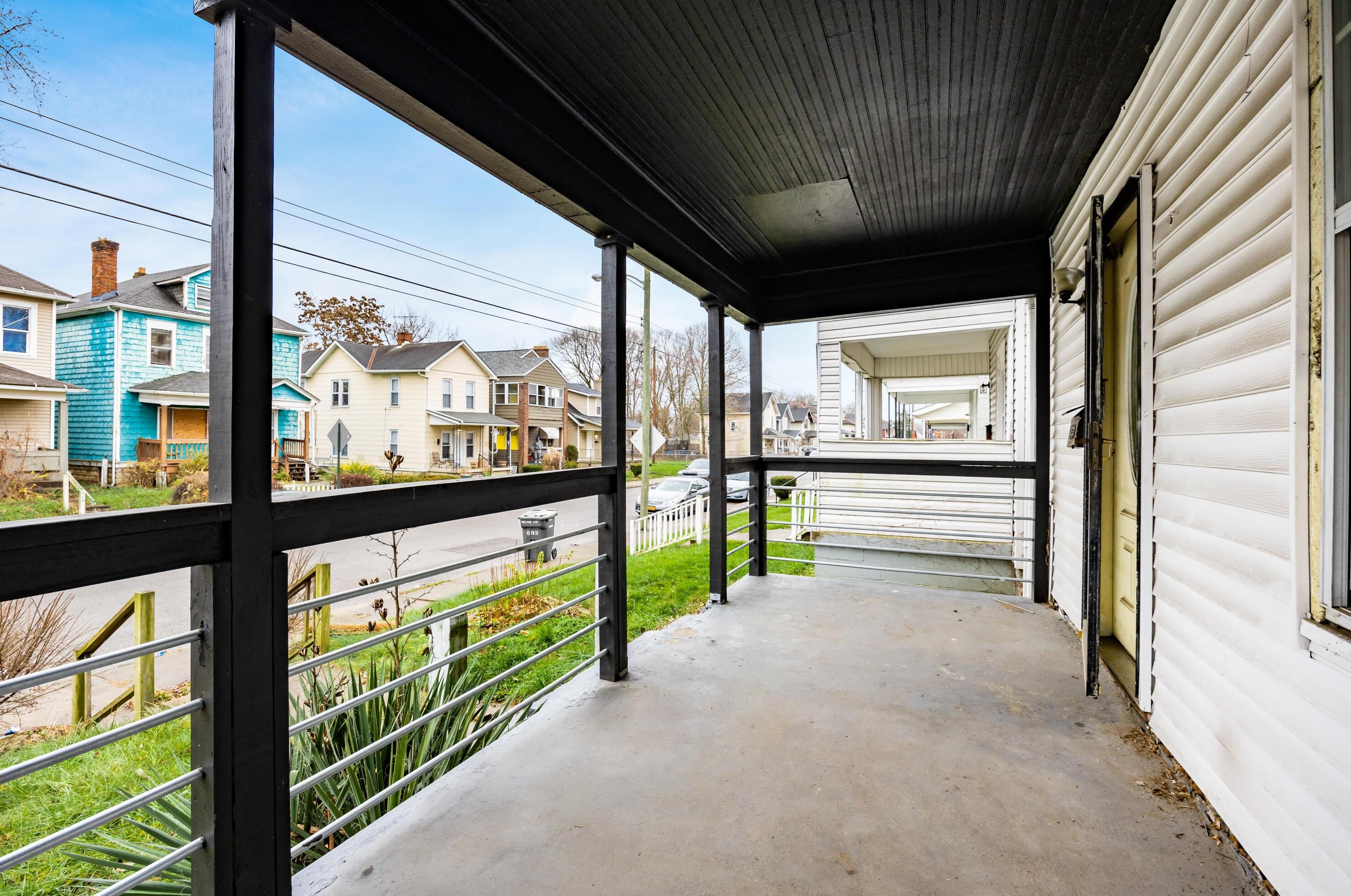 693 Kelton Ave, Columbus OH 43205-2948 exterior