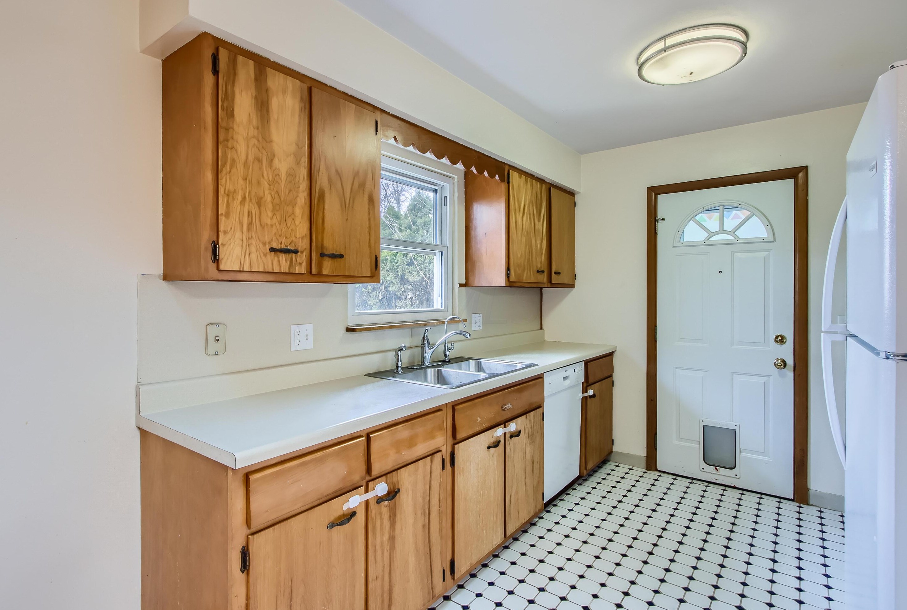 1539 Fahlander Dr, Columbus OH 43229-5155 exterior