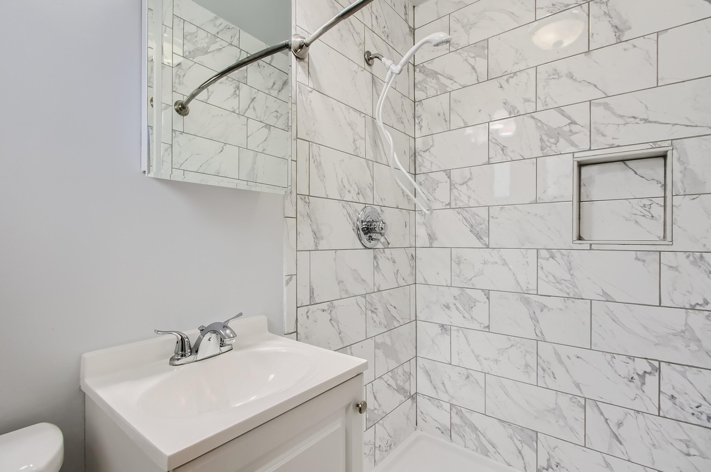 1539 Fahlander Dr, Columbus OH 43229-5155 exterior