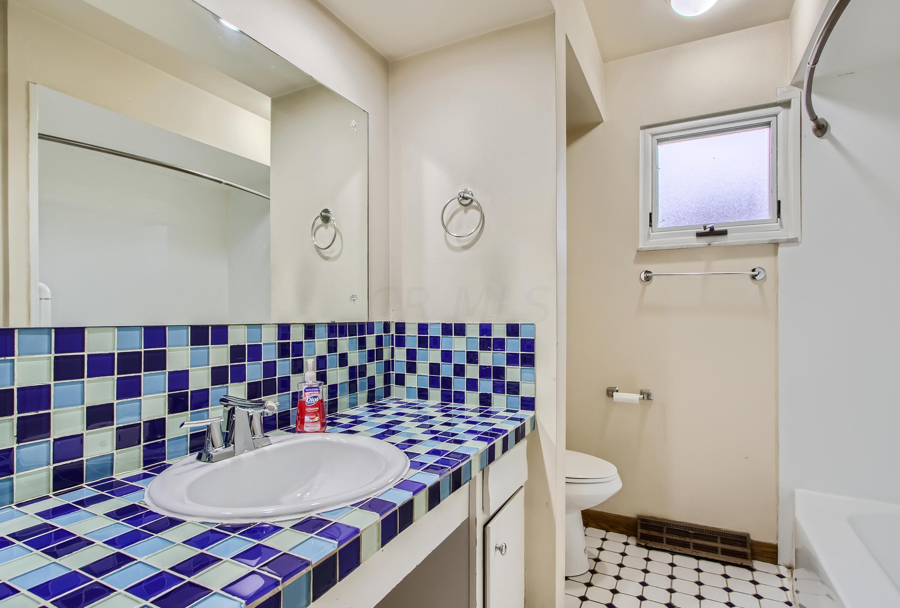 1539 Fahlander Dr, Columbus OH 43229-5155 exterior