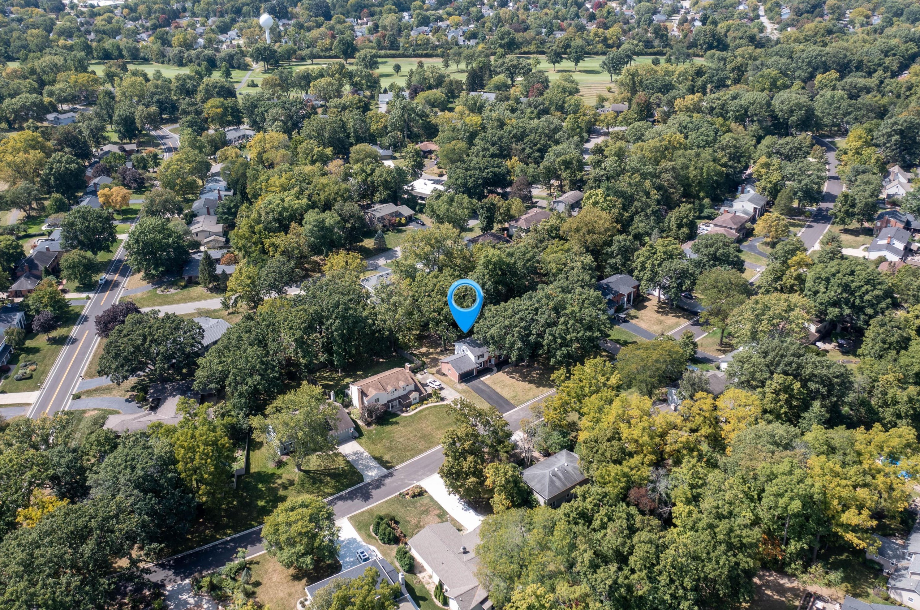 1377 Oakbourne Dr, Columbus OH  43235-1172 exterior