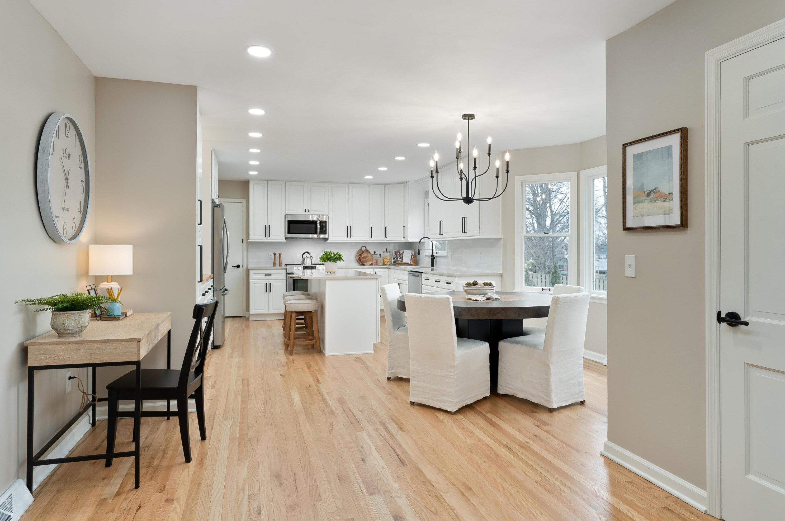 1377 Oakbourne Dr, Columbus OH  43235-1172 exterior