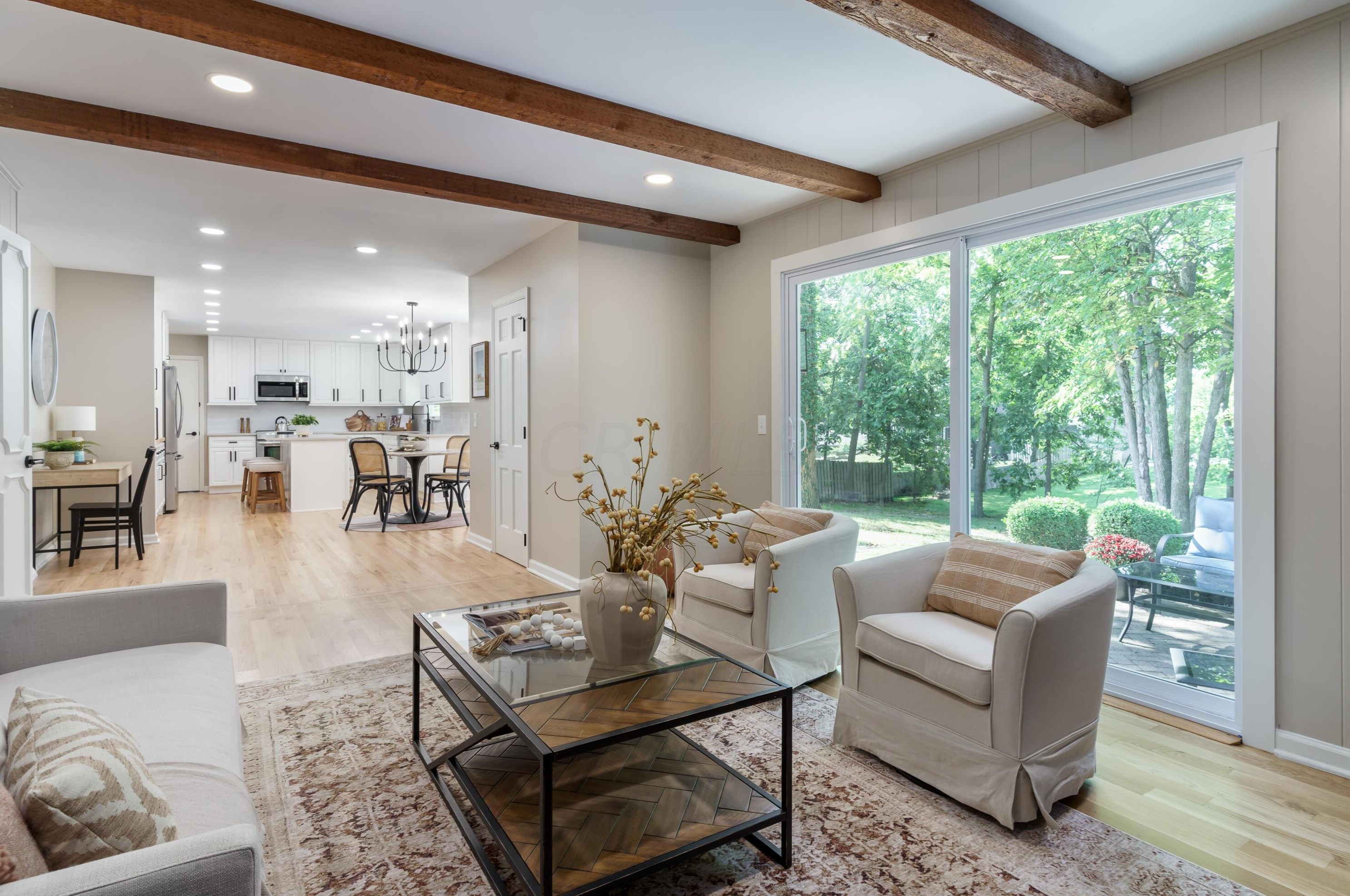 1377 Oakbourne Dr, Columbus OH  43235-1172 exterior