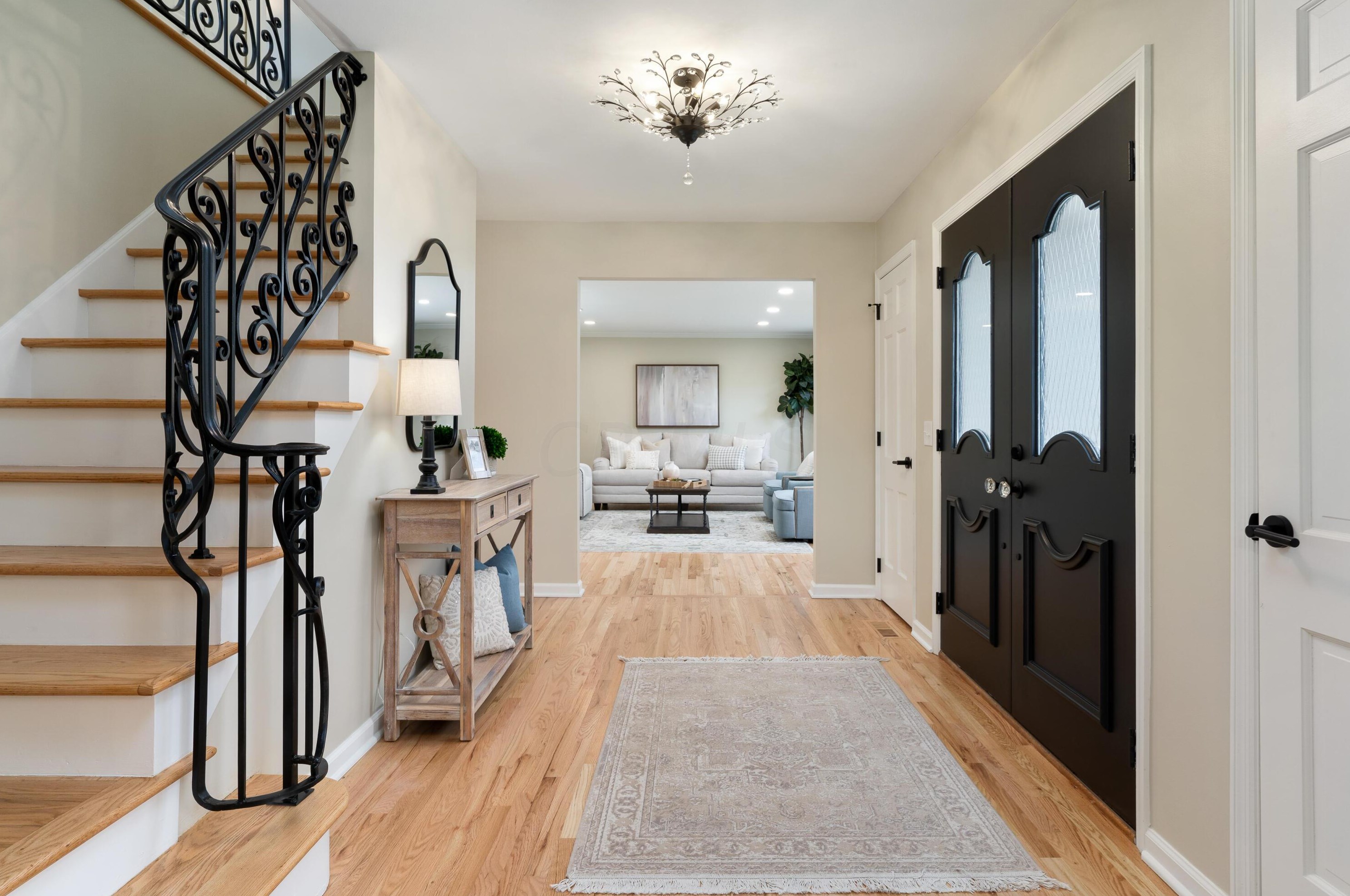 1377 Oakbourne Dr, Columbus OH  43235-1172 exterior