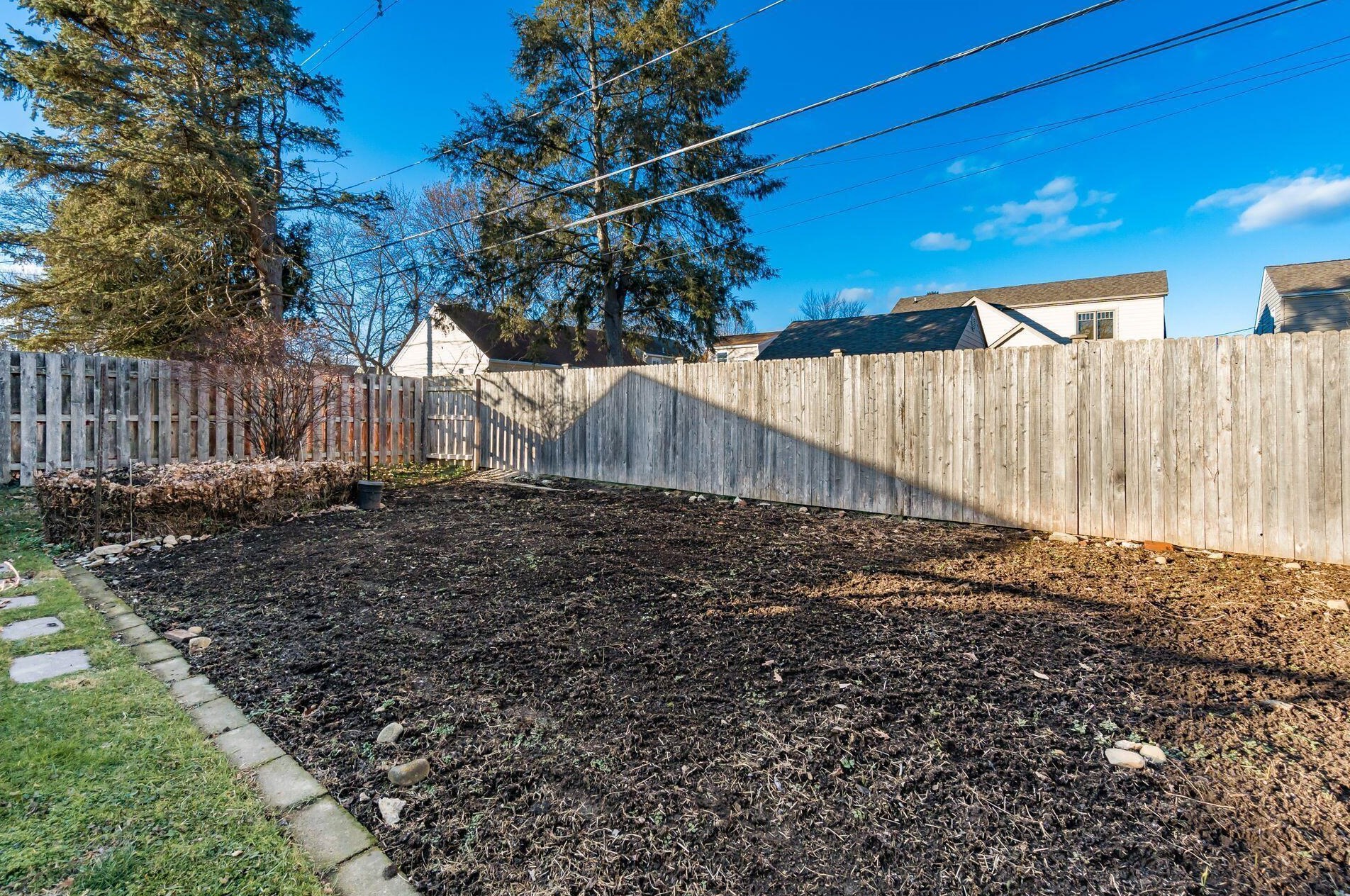 46 Weisheimer Rd, Columbus OH 43214-2146 exterior