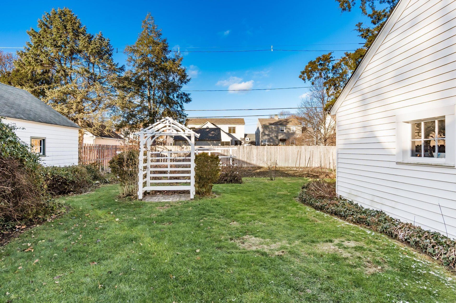 46 Weisheimer Rd, Columbus OH 43214-2146 exterior