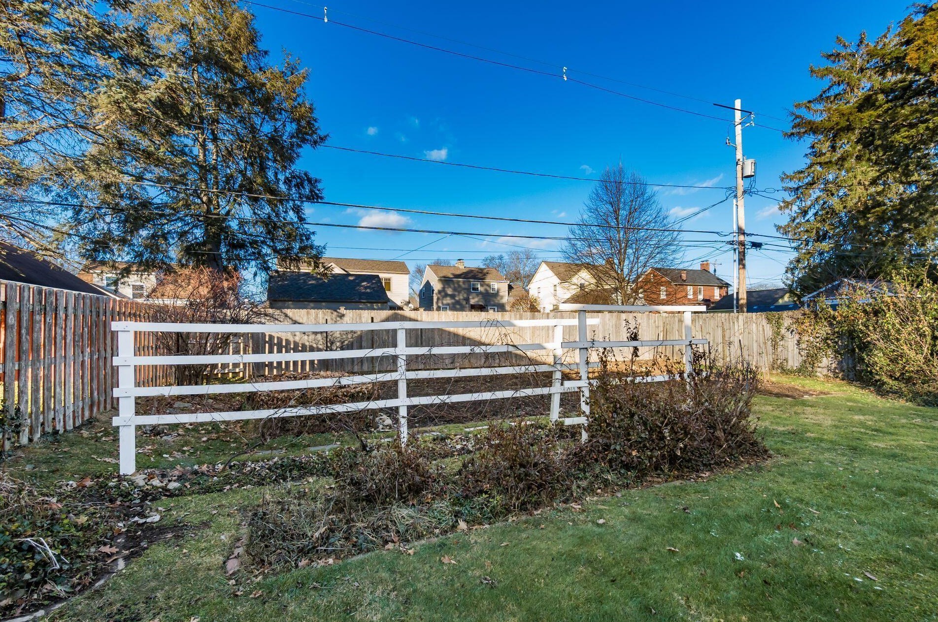 46 Weisheimer Rd, Columbus OH 43214-2146 exterior