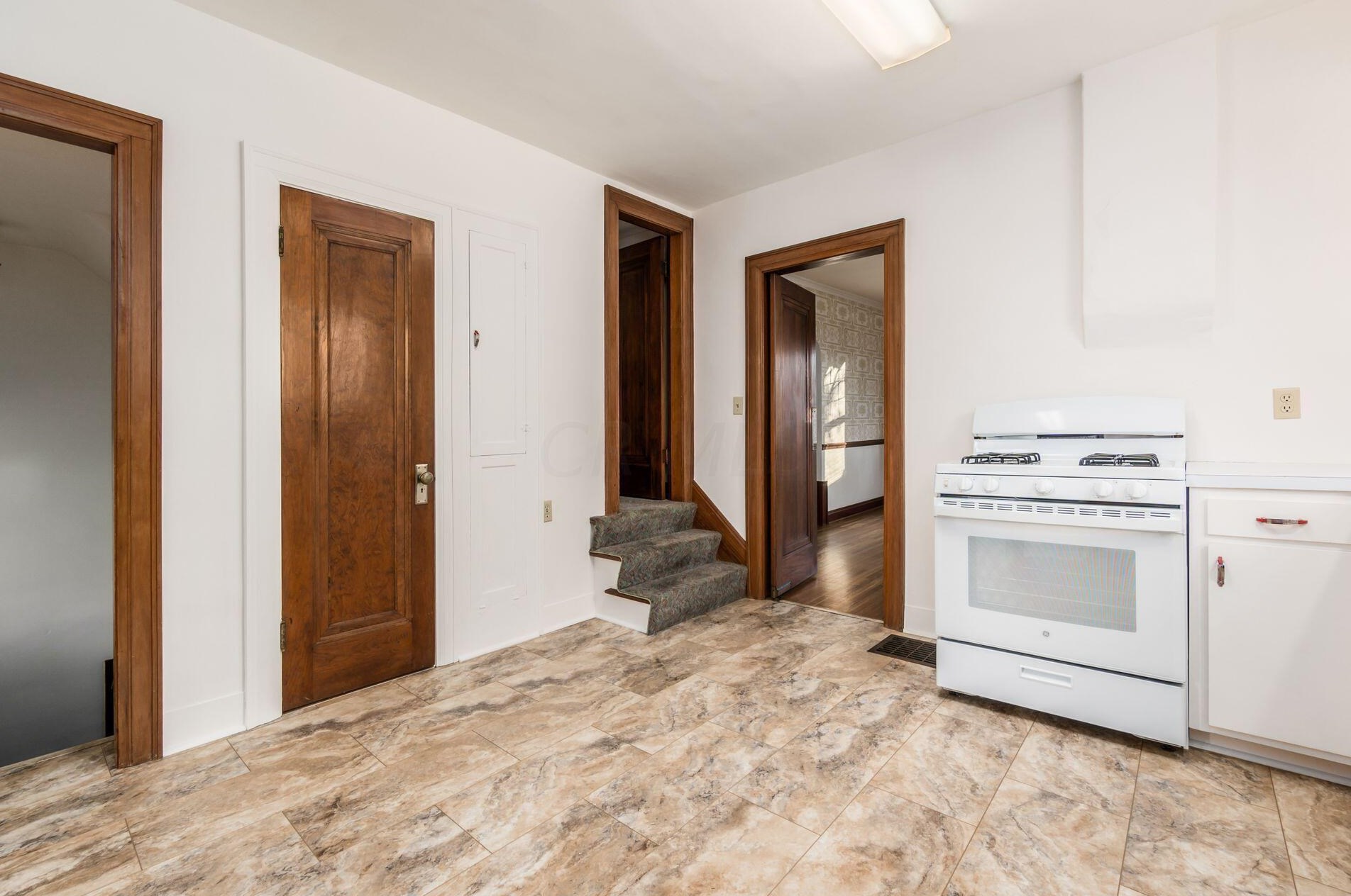 46 Weisheimer Rd, Columbus OH 43214-2146 exterior