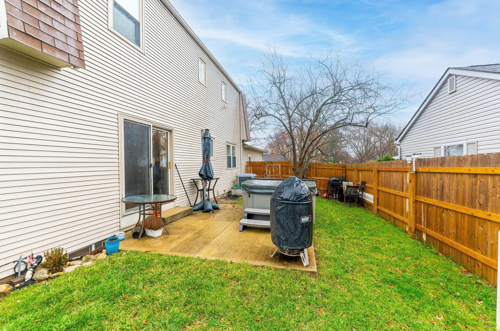 1211 Northport Dr, Columbus OH  43235-4083 exterior