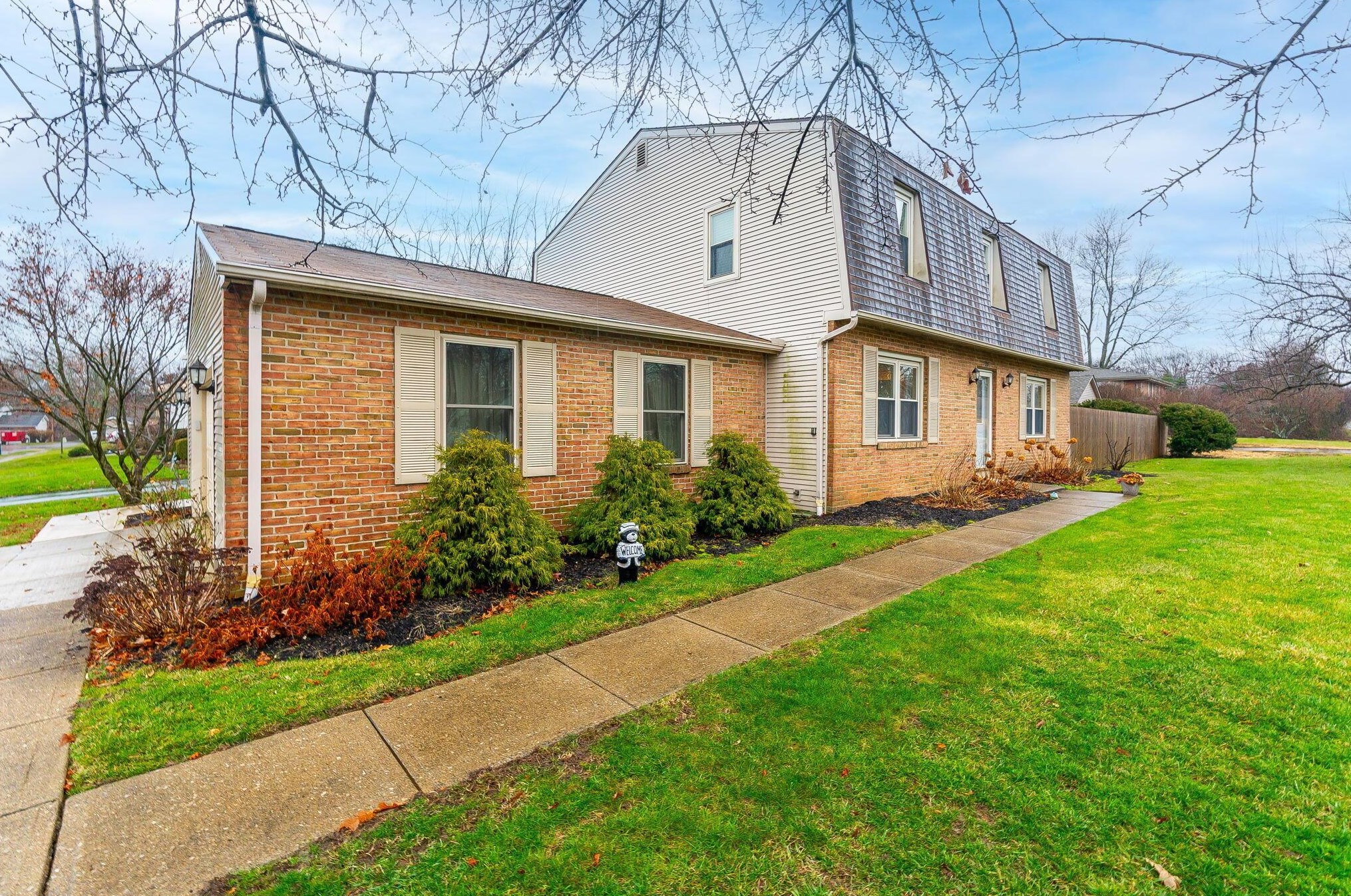 1211 Northport Dr, Columbus OH  43235-4083 exterior