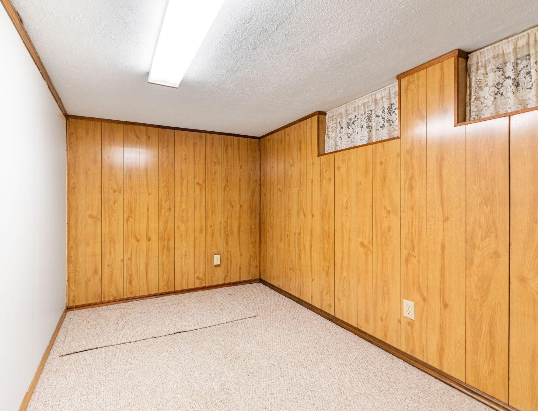 1211 Northport Dr, Columbus OH  43235-4083 exterior