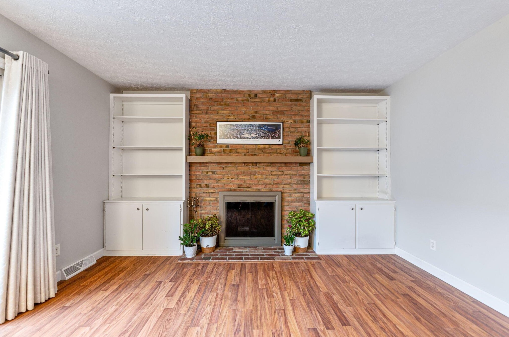 1211 Northport Dr, Columbus OH  43235-4083 exterior