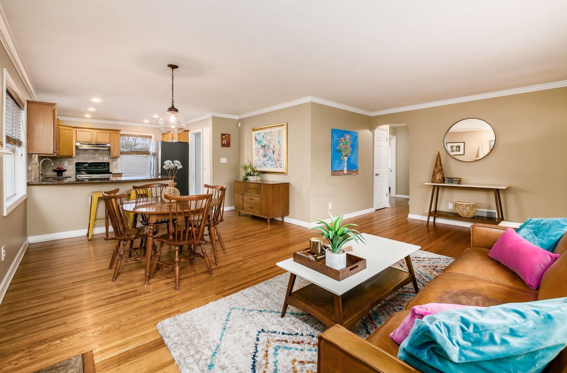 215 Richards Rd, Columbus OH  43214-3737 exterior