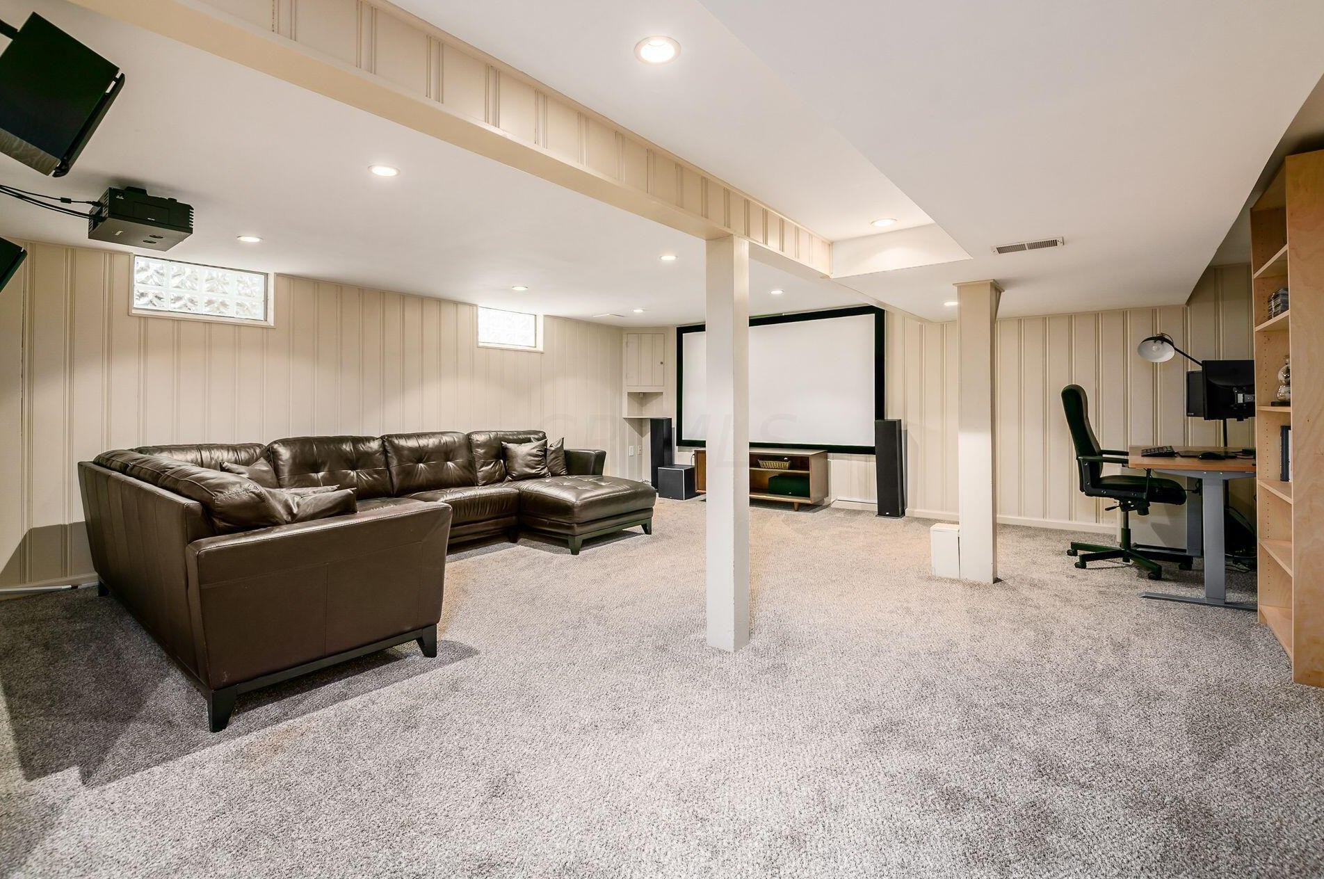 215 Richards Rd, Columbus OH  43214-3737 exterior